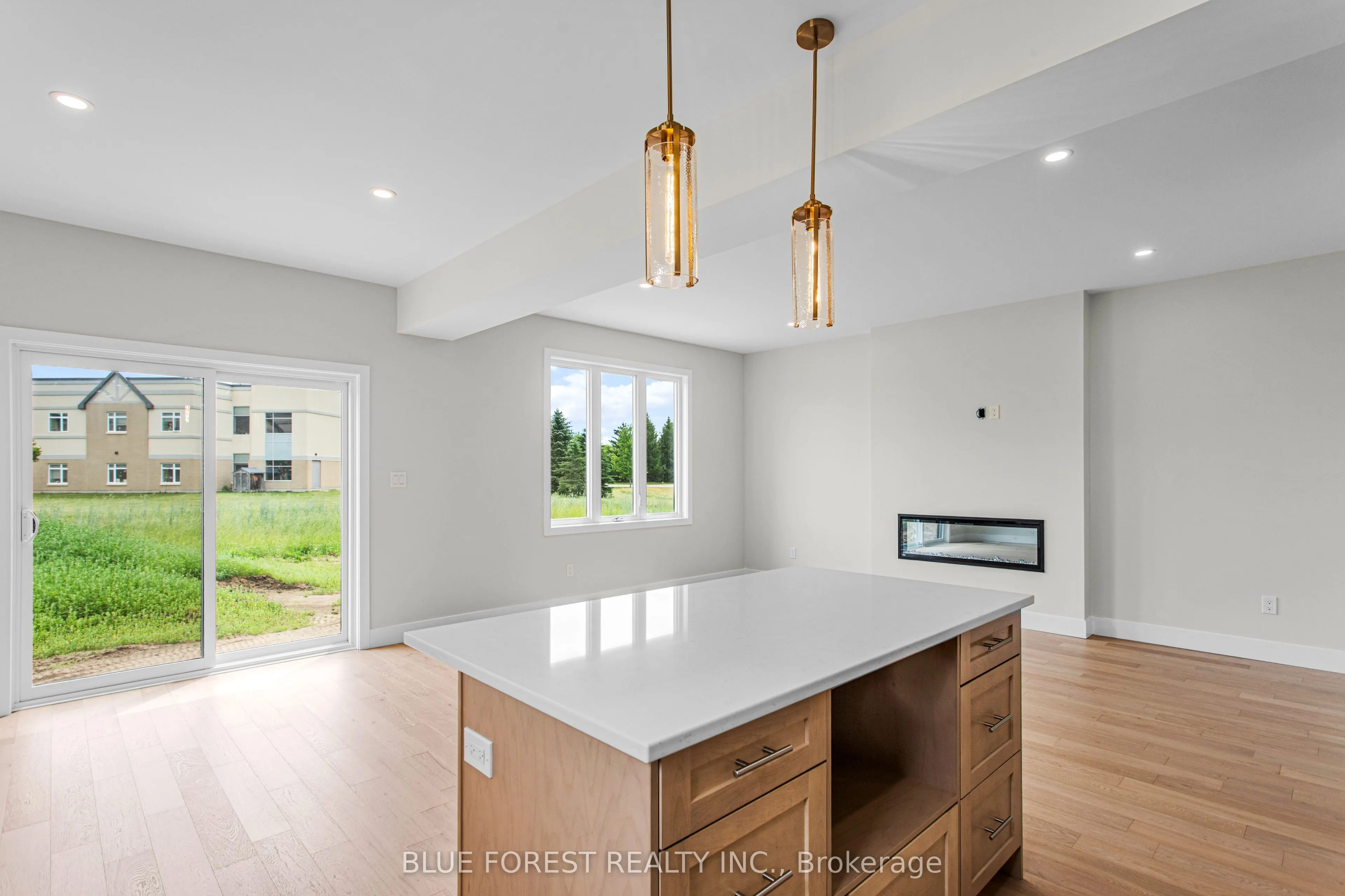 255 McTavish Street