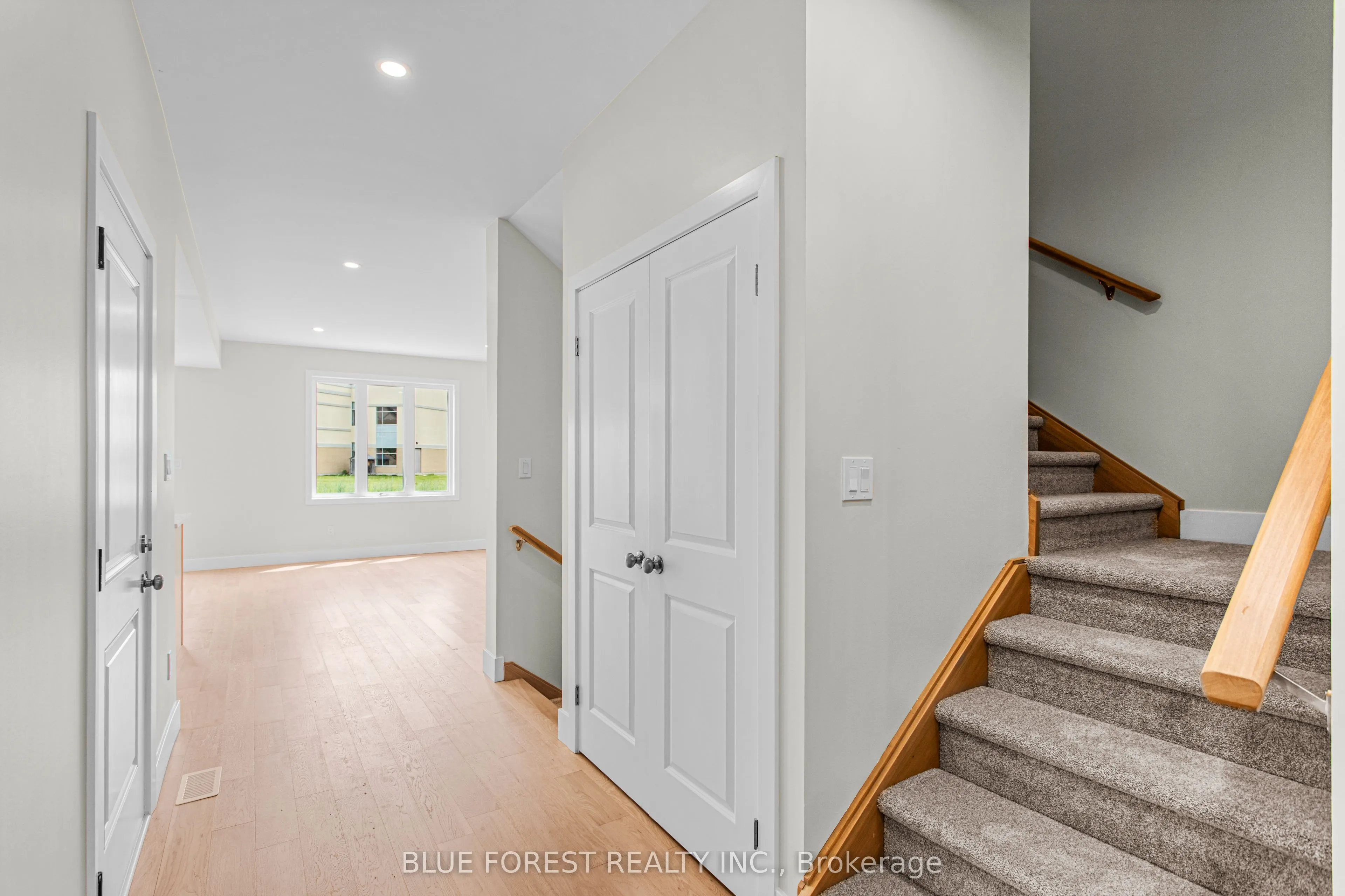 255 McTavish Street