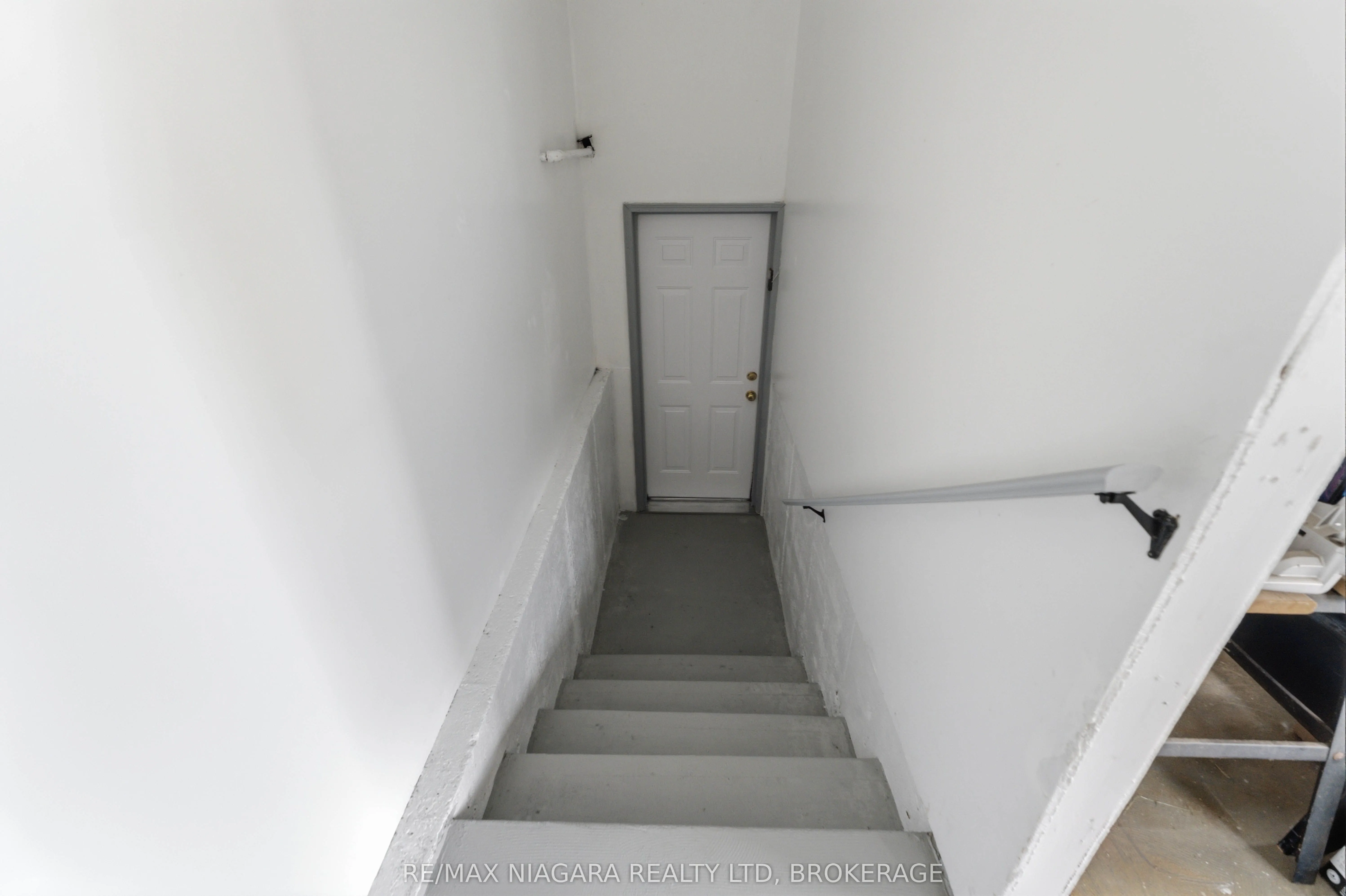 661 Carl Road