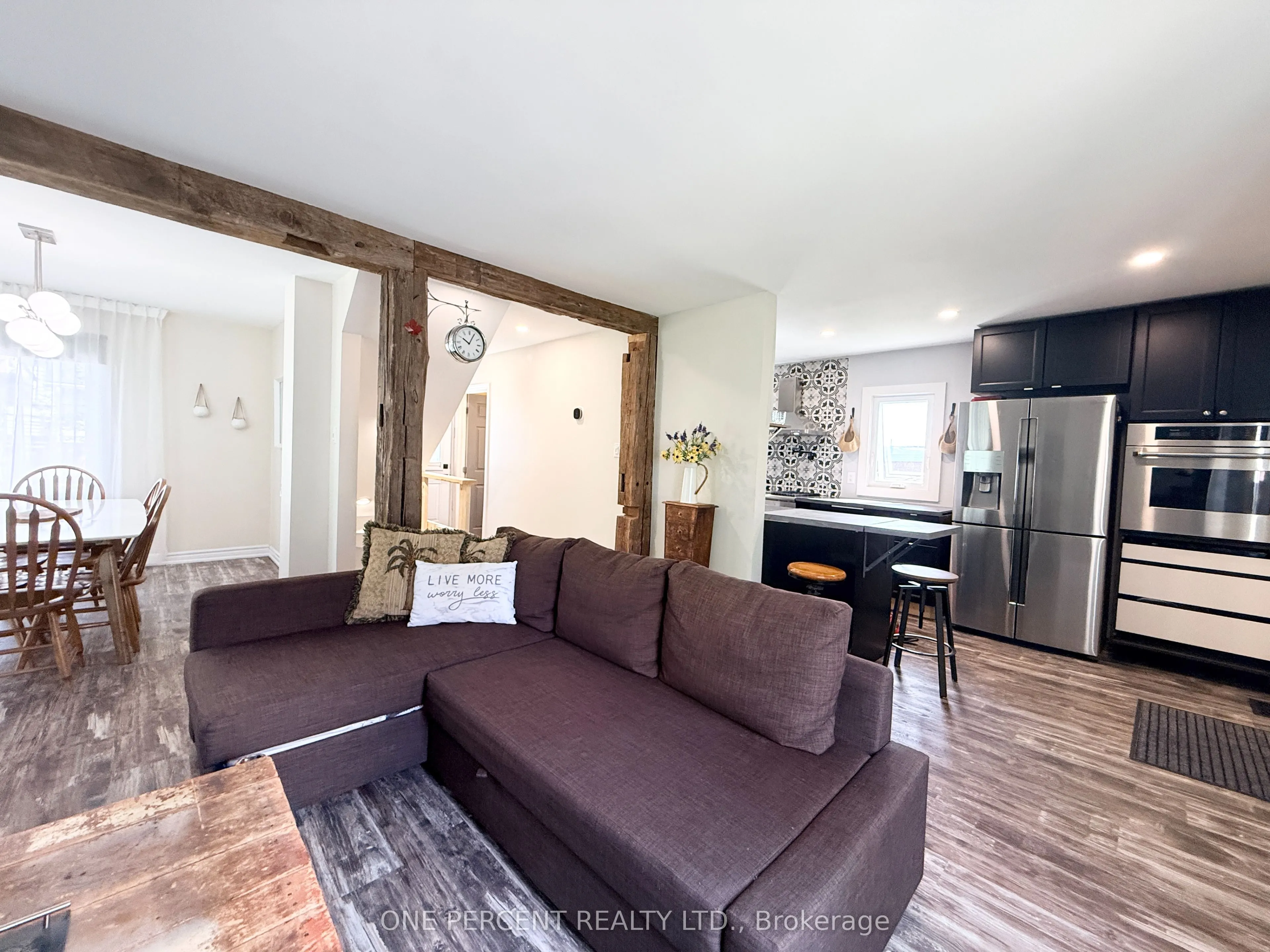 92 Noble Street S