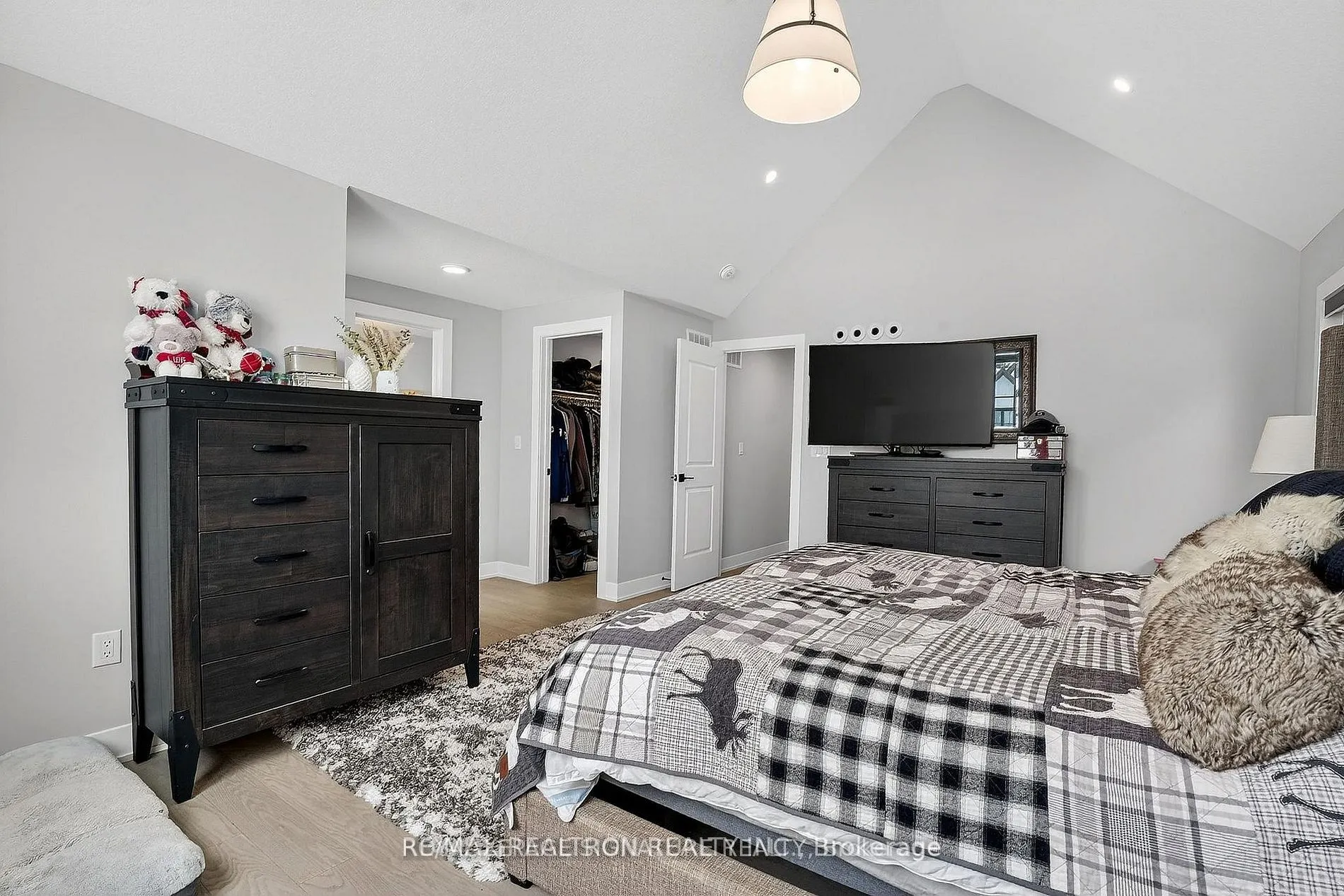 297 Whiting Street #11