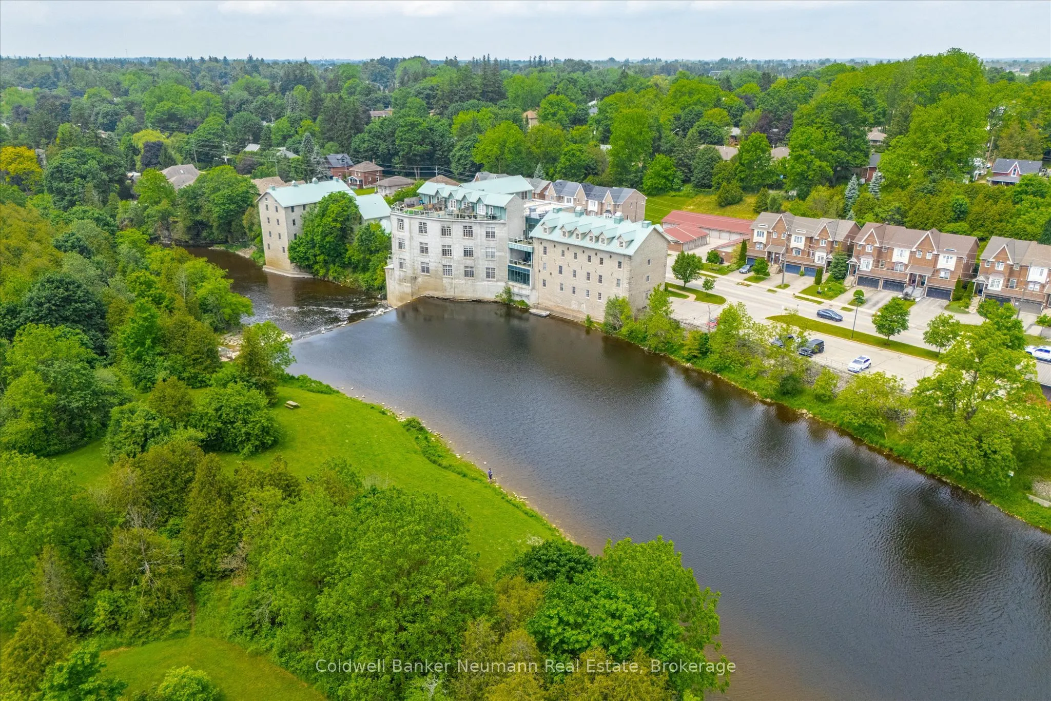 478 St Andrew Street E #306