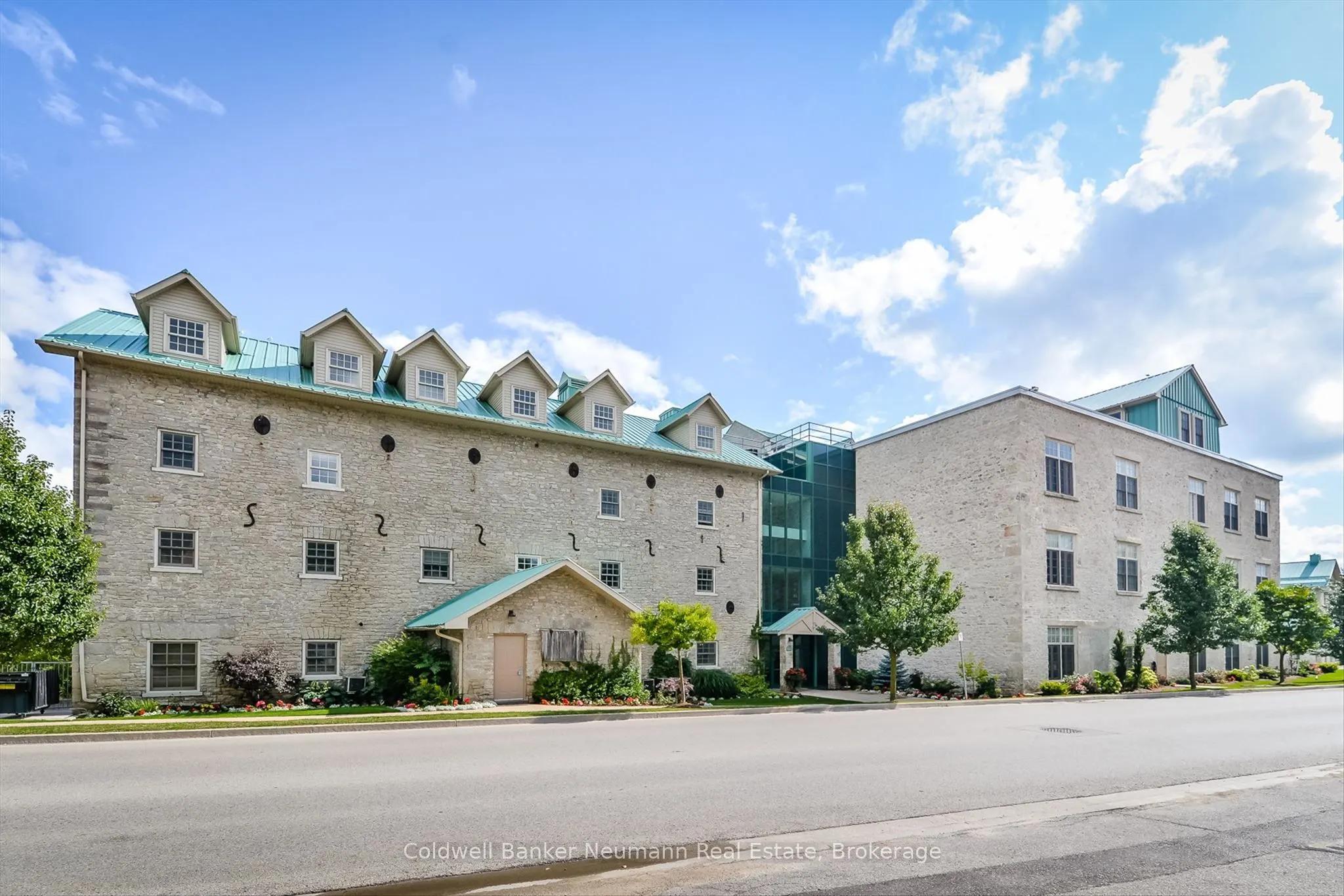 478 St Andrew Street E #306