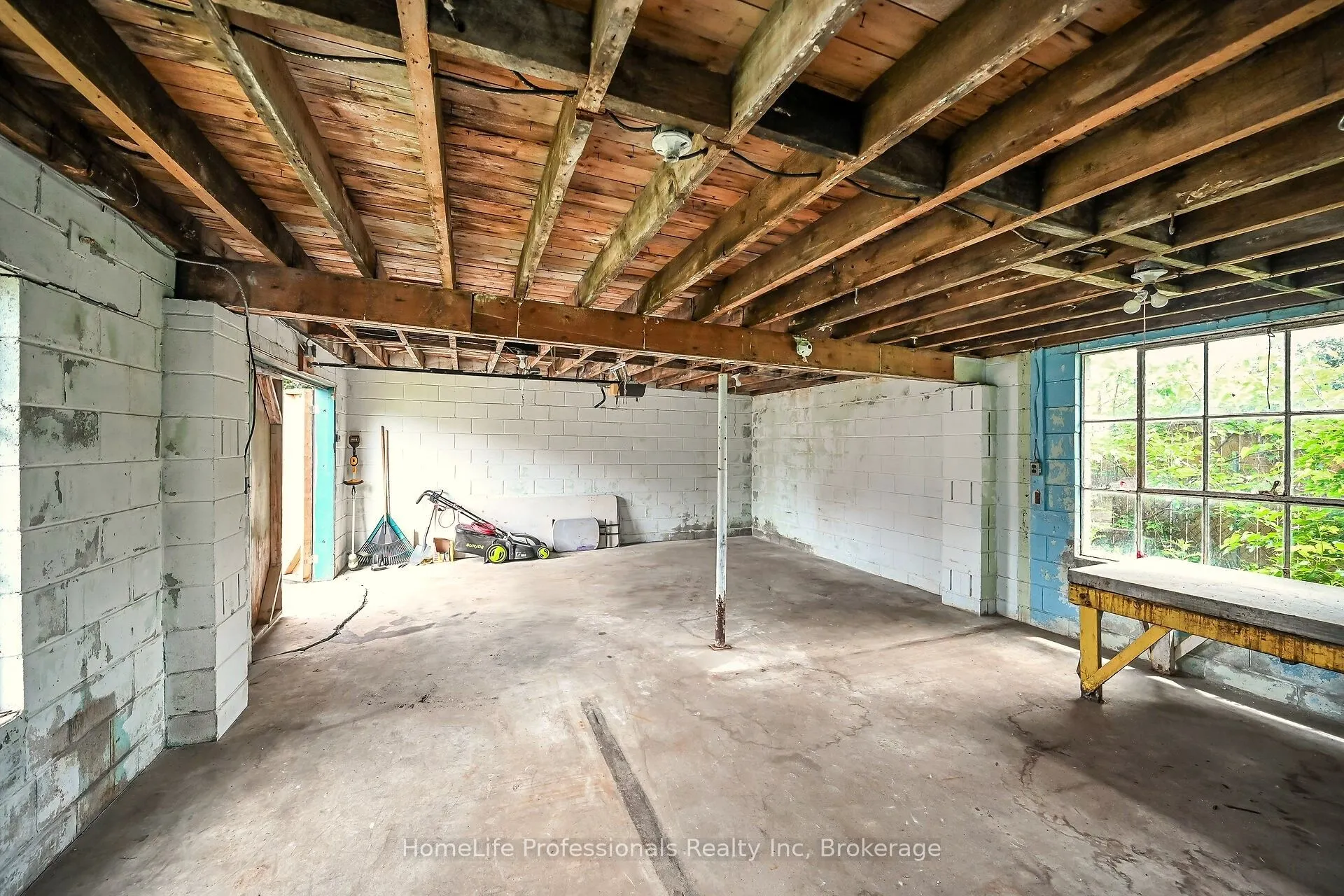 96 Aberdeen Avenue