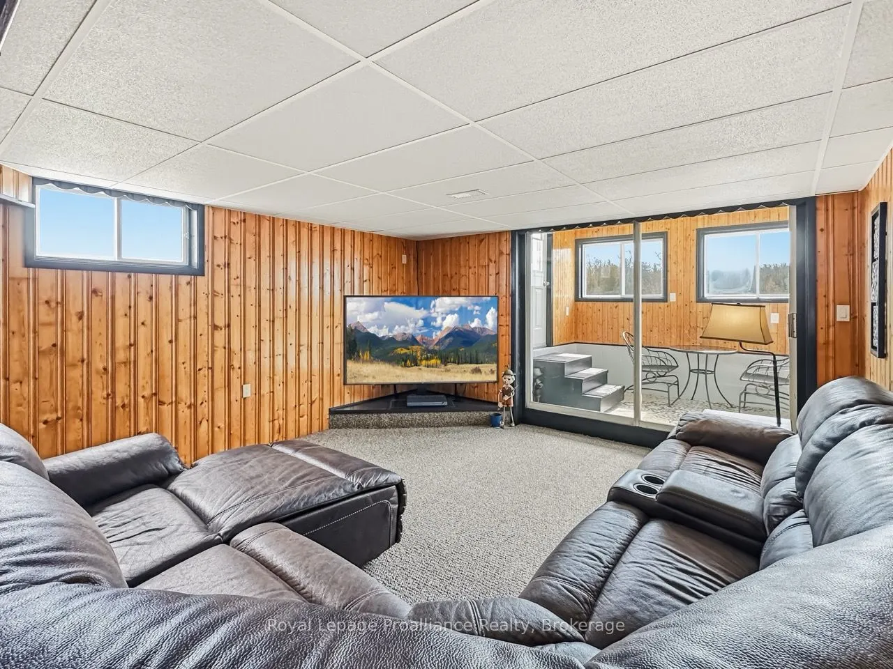 305 Valley Road