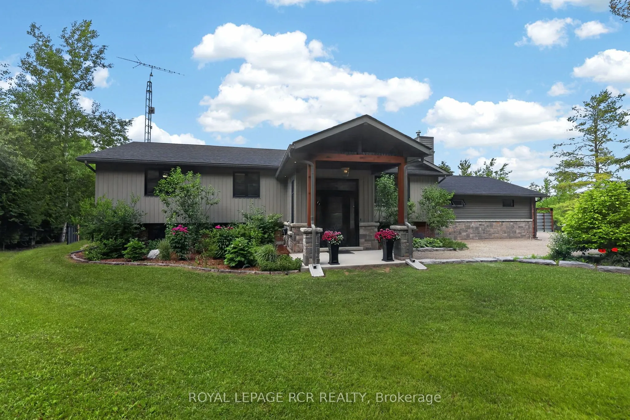 386237 20 Sideroad