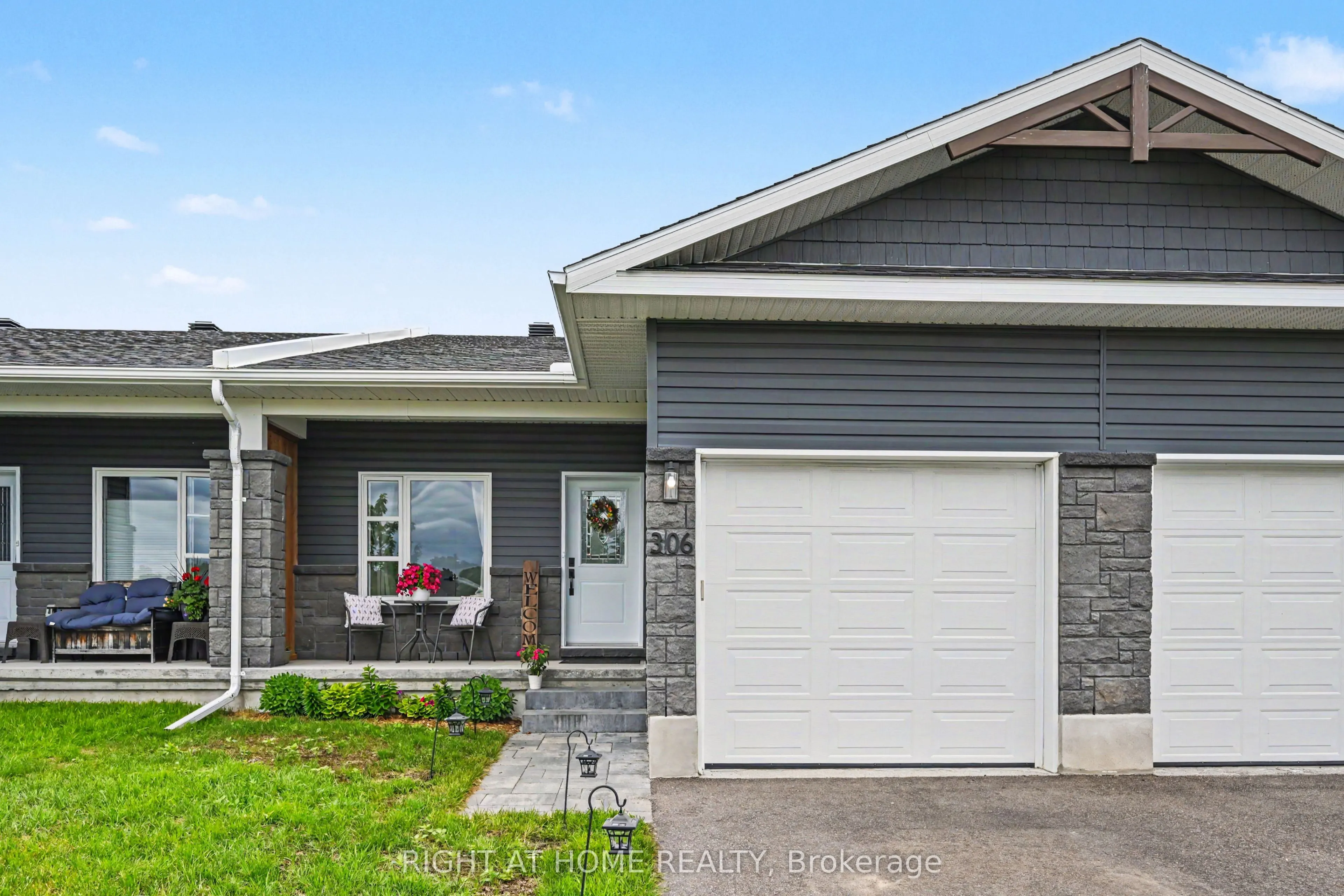 306 Forestview Crescent