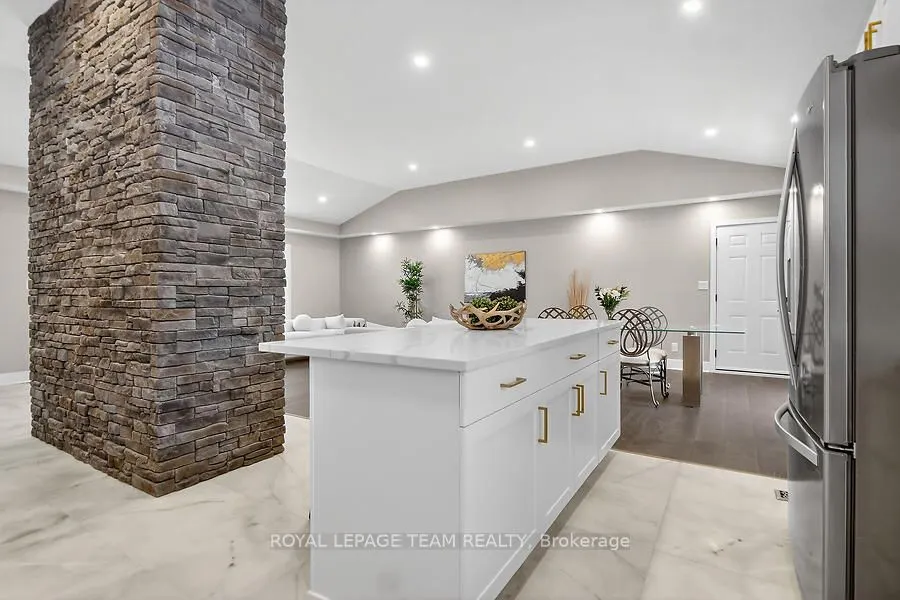 6636 MARINA Drive