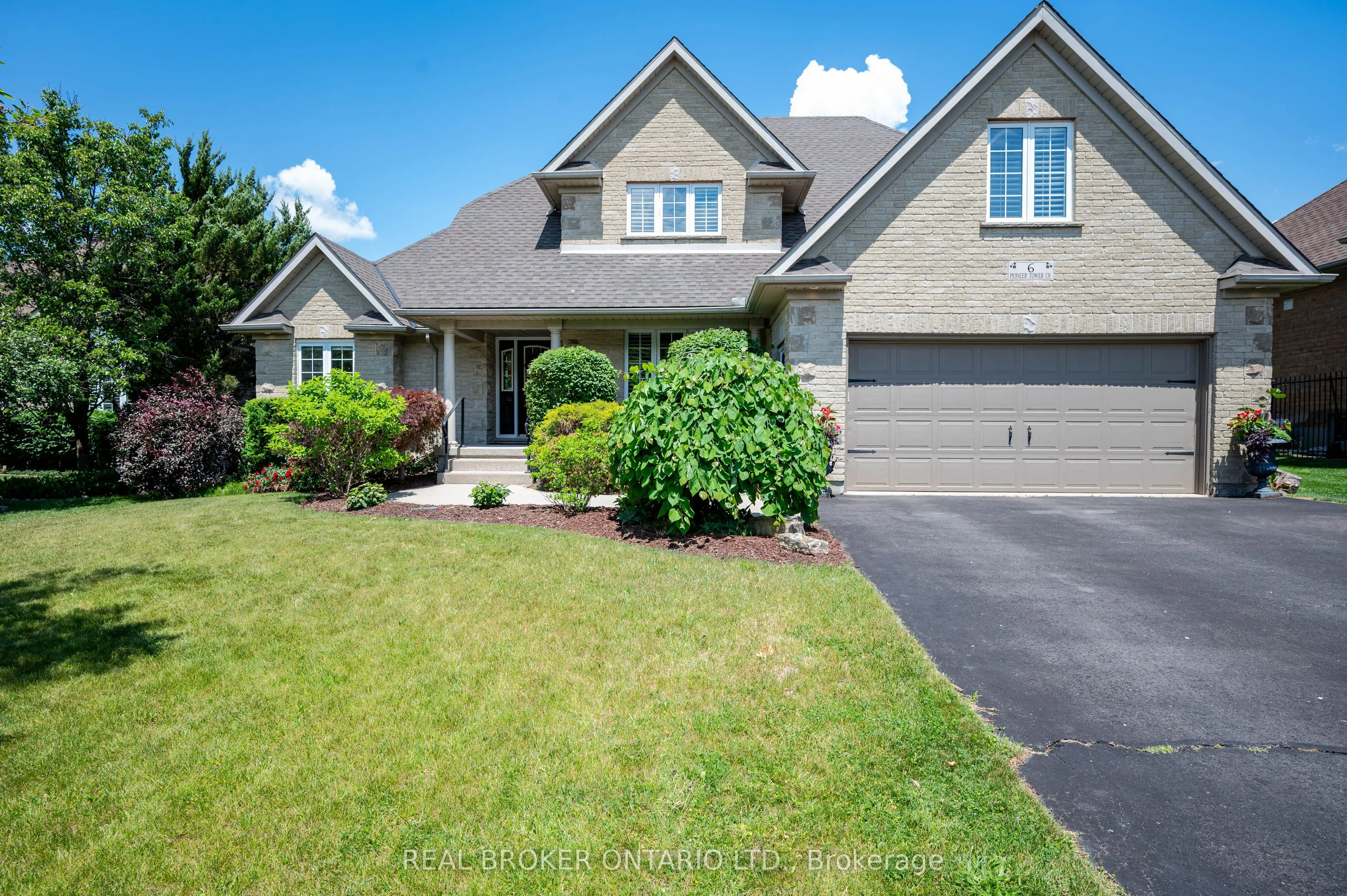 6 Pioneer Tower Crescent