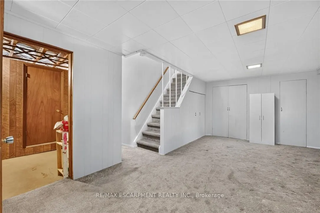 300 Knoll Street
