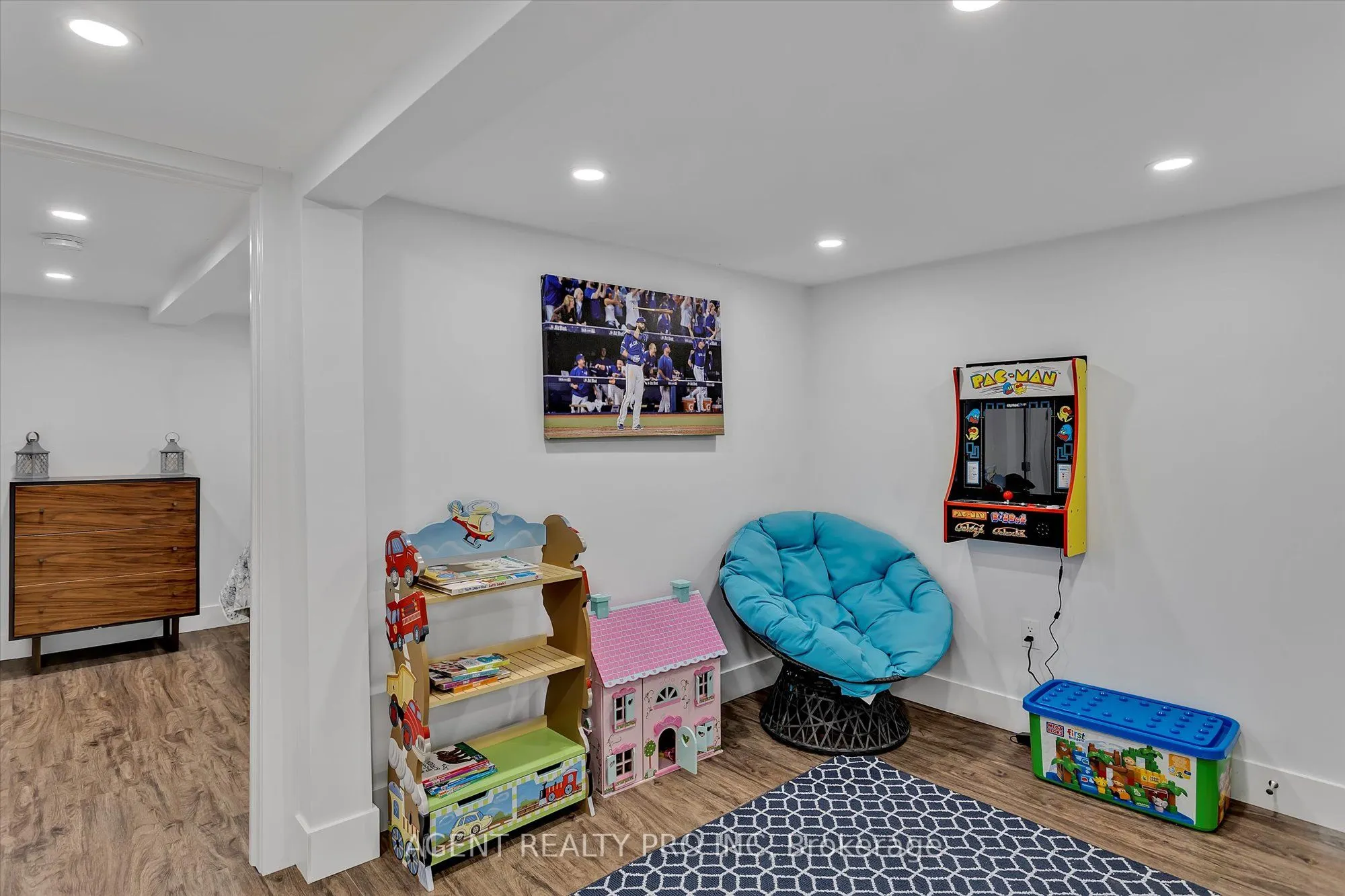 21 Oriole Road