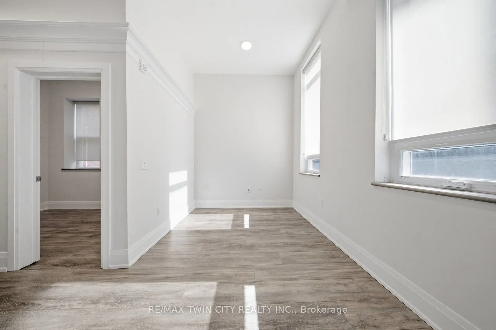 11 Queen Street #201