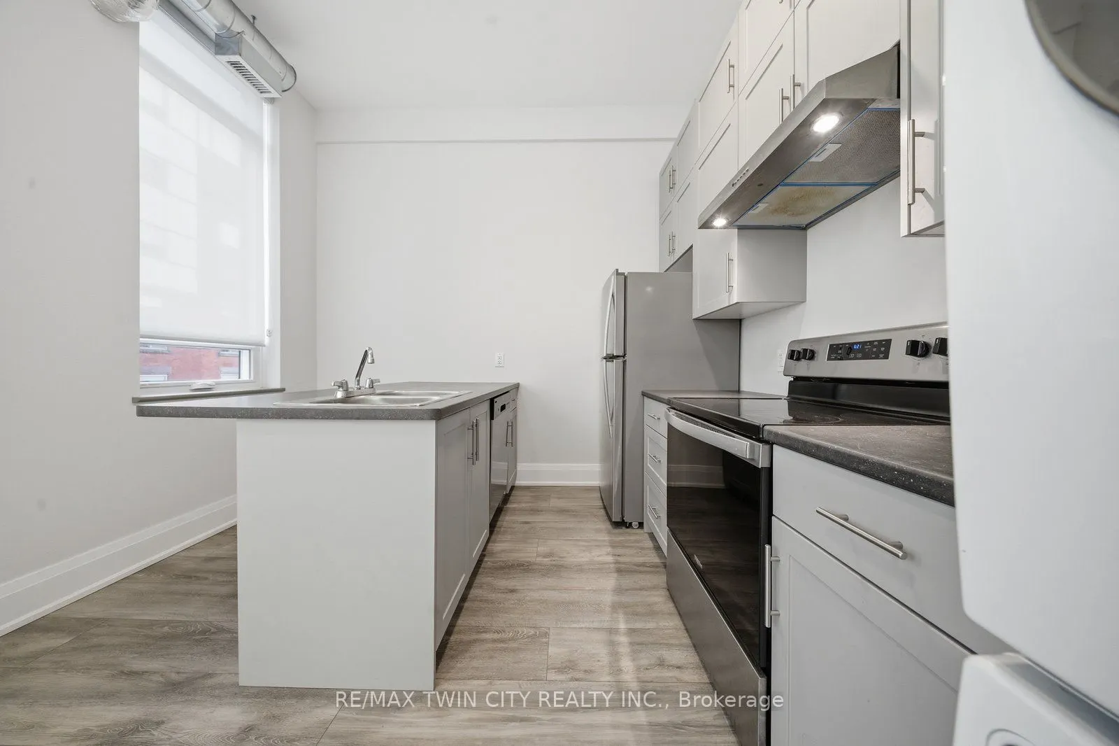 11 Queen Street #201