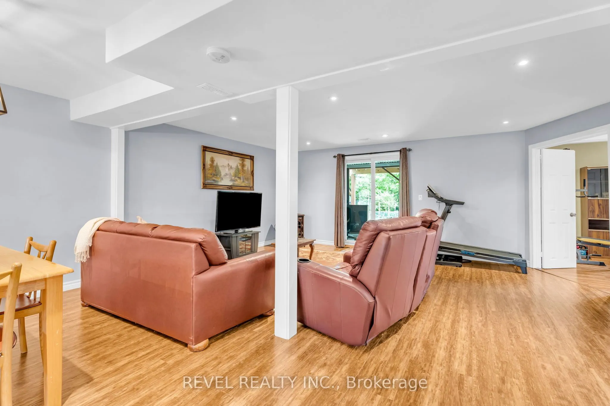 433 Greenwood Street