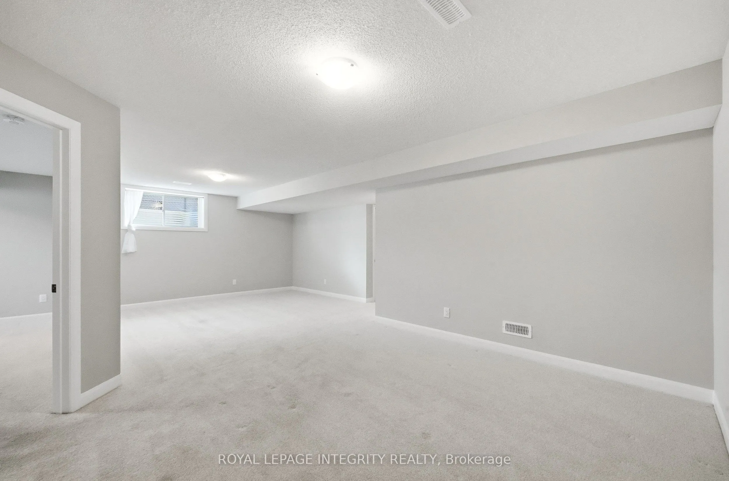 1220 Diamond Street