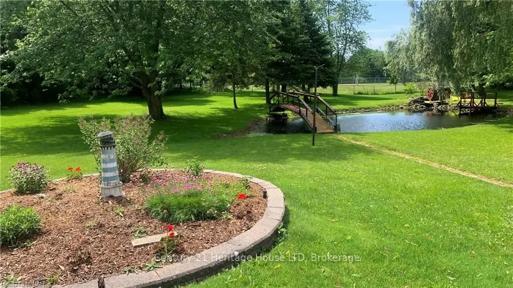 1084 QUAKER Road