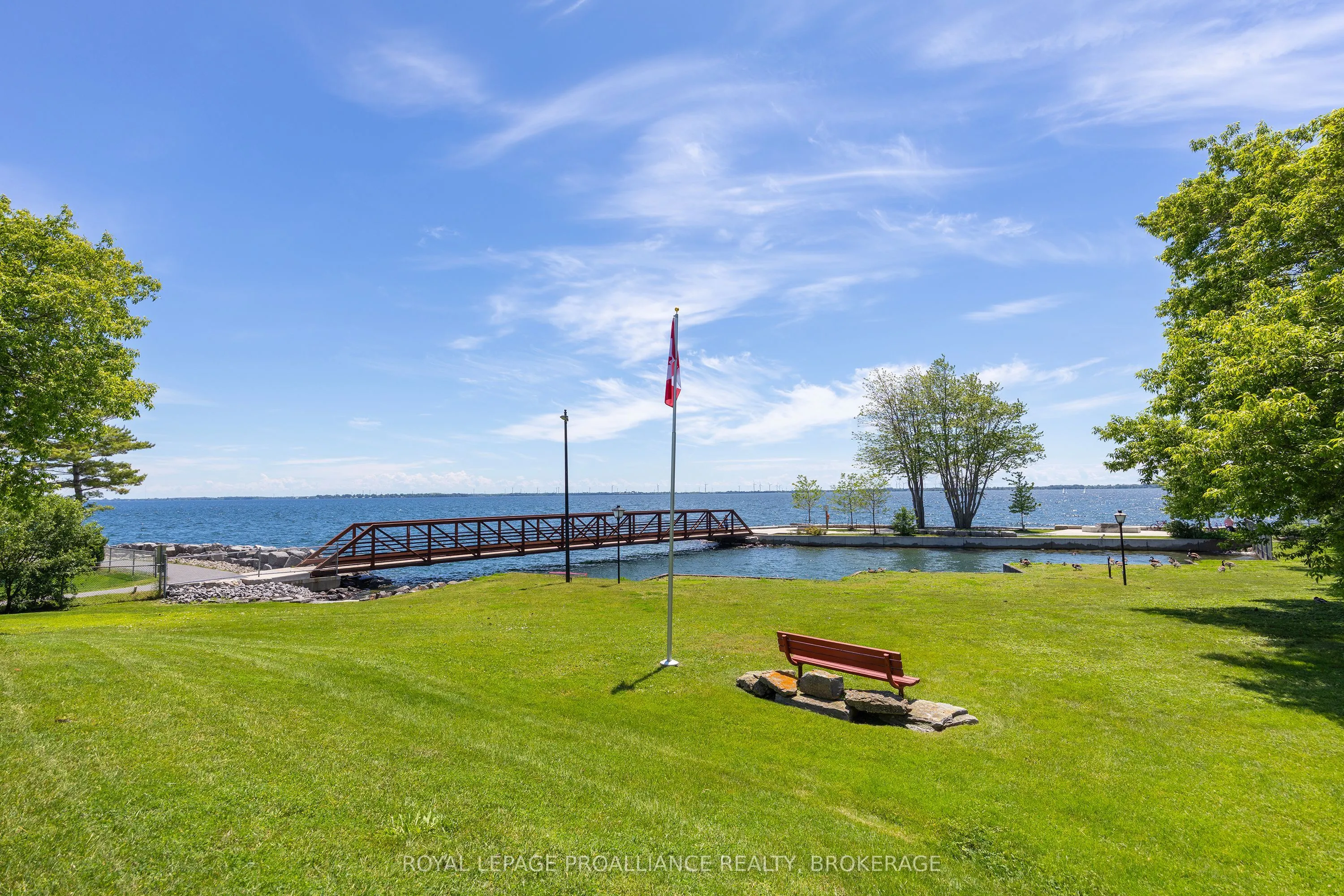 2 Mowat Avenue #806