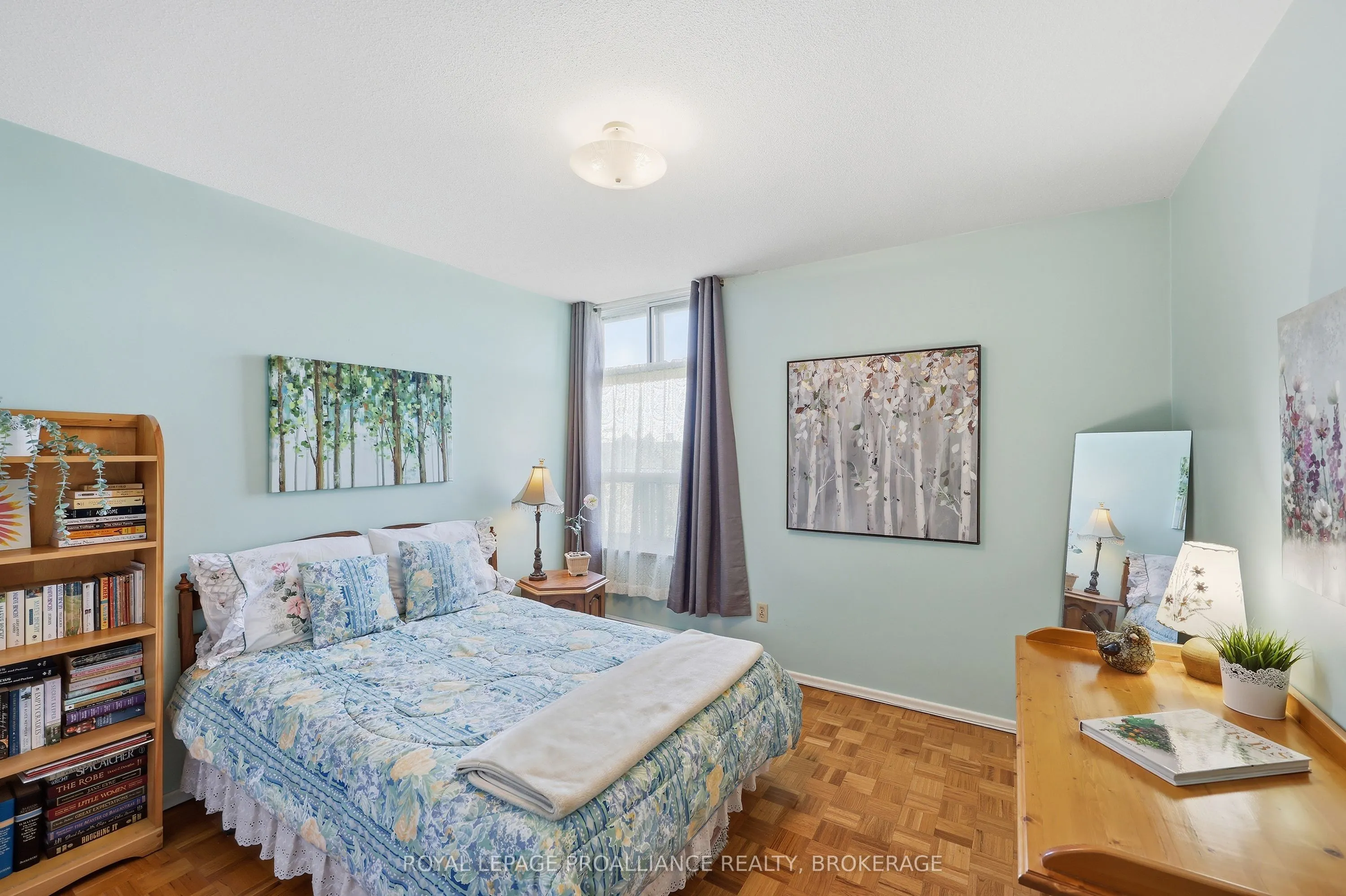 2 Mowat Avenue #806