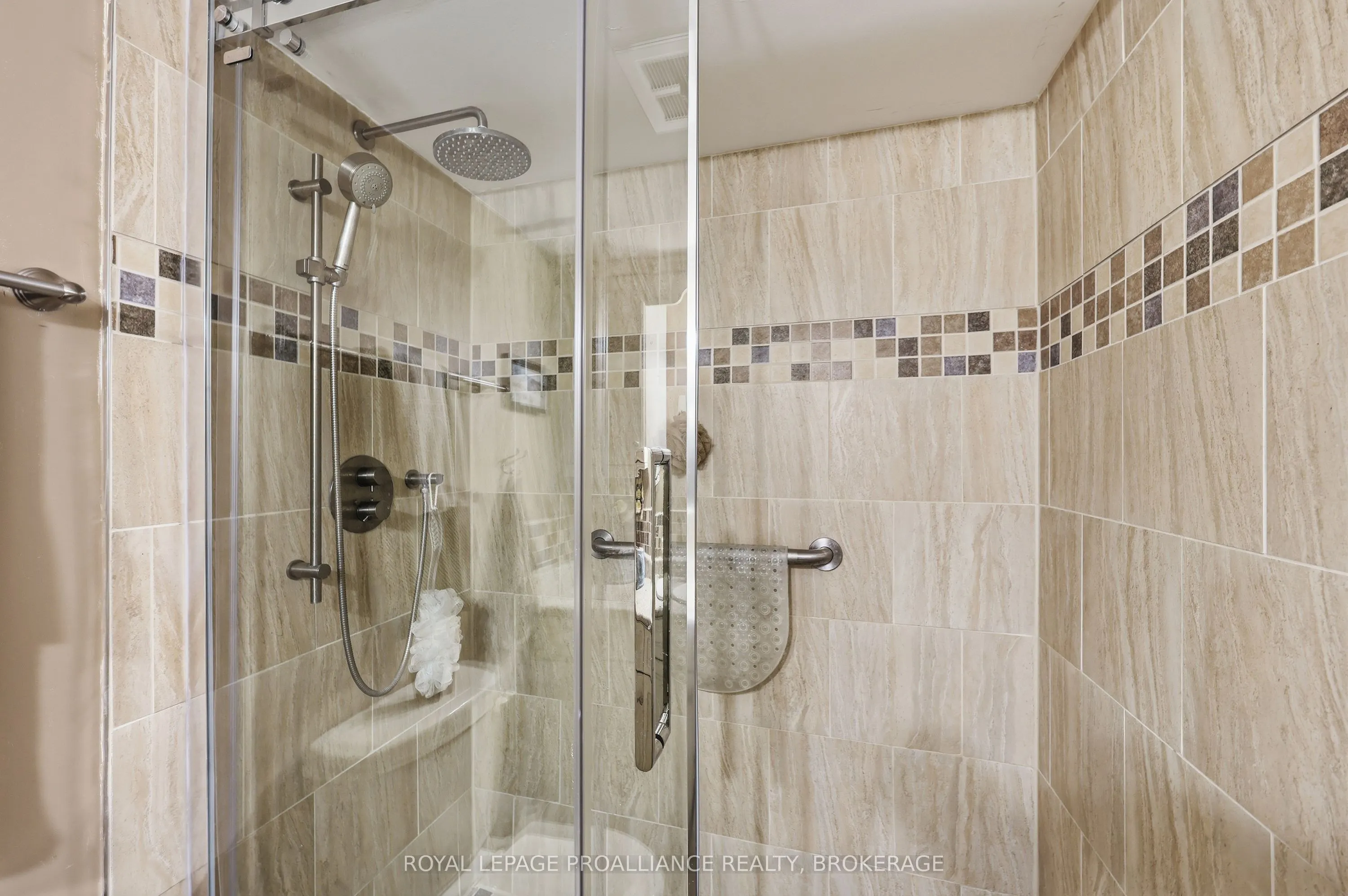 2 Mowat Avenue #806