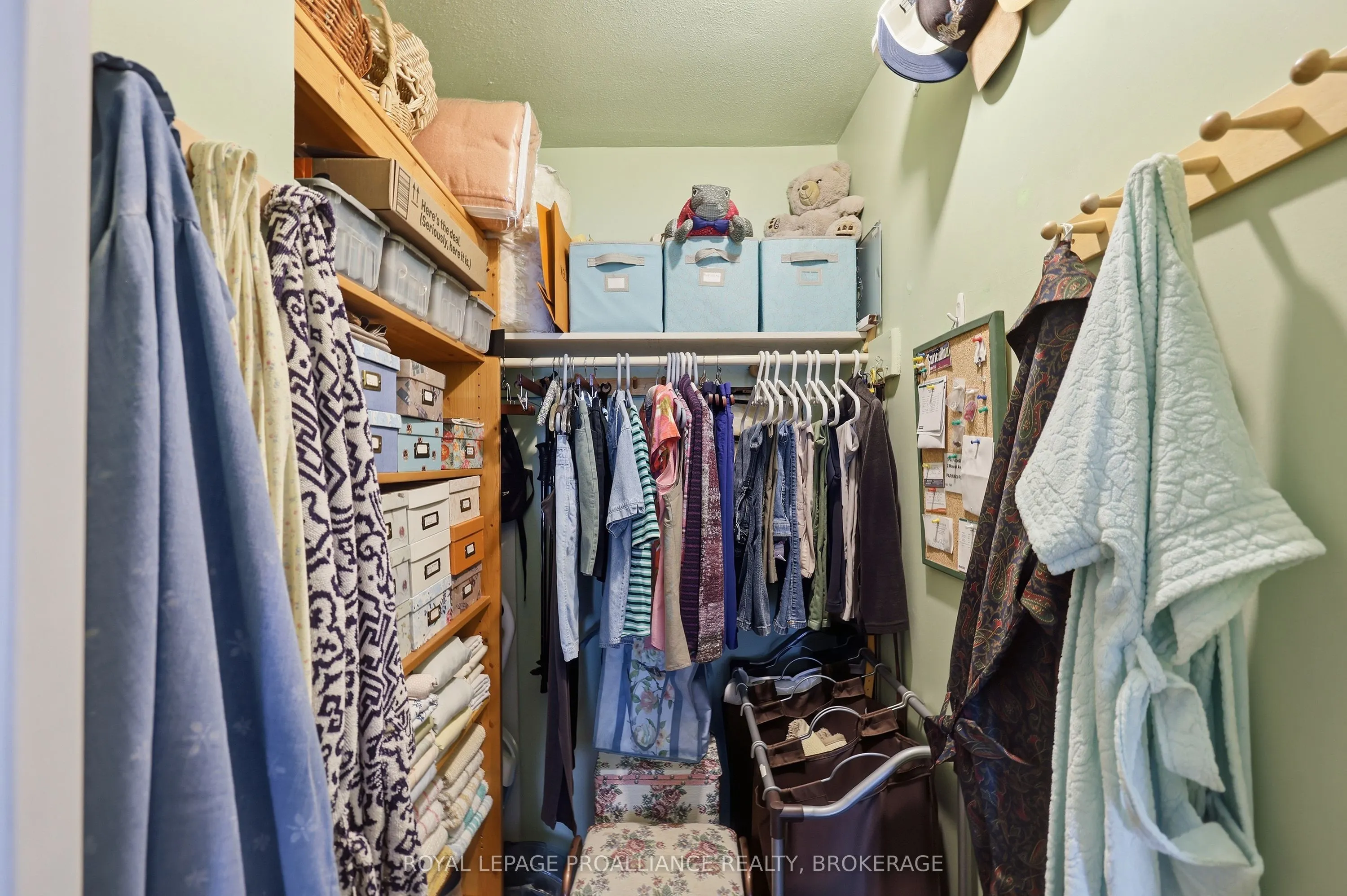 2 Mowat Avenue #806