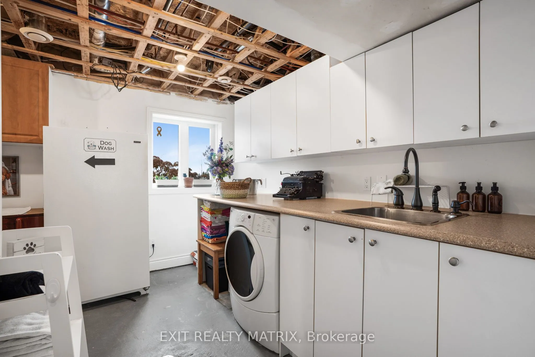 3139 Birchgrove Road