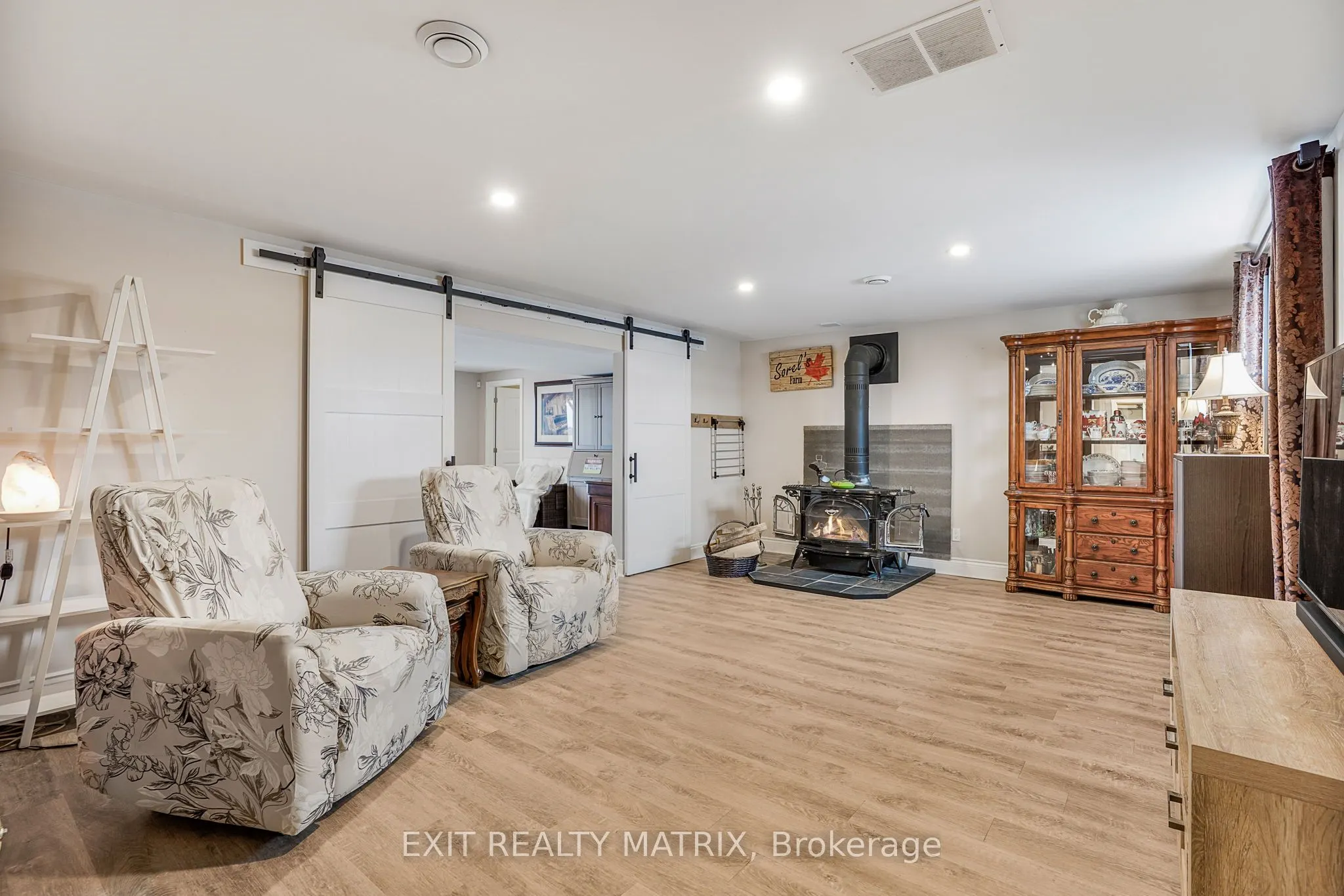 3139 Birchgrove Road