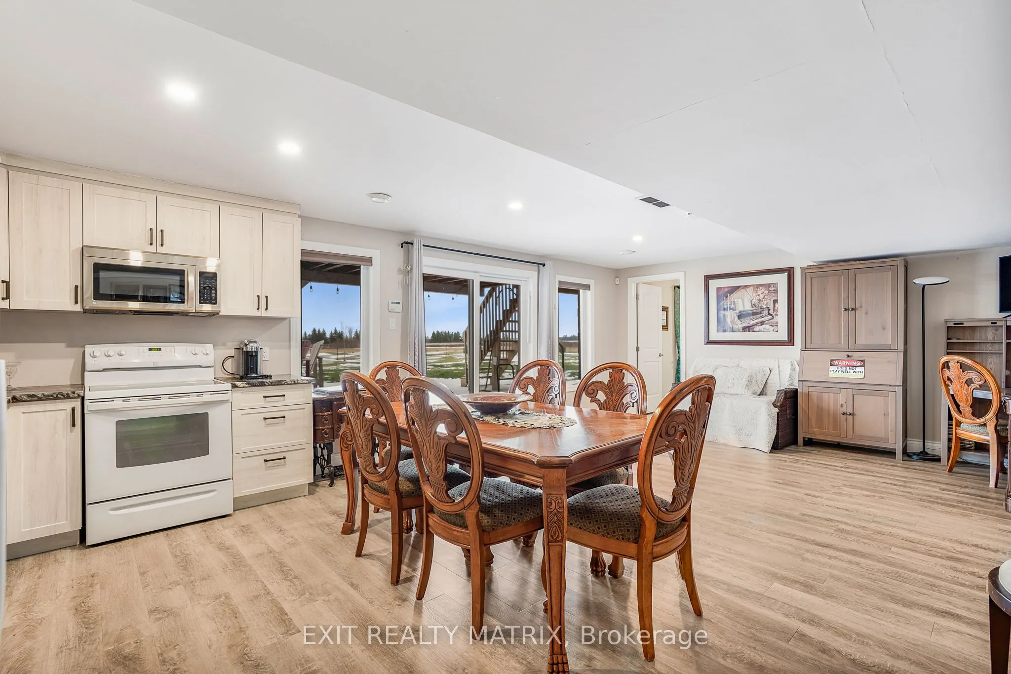 3139 Birchgrove Road