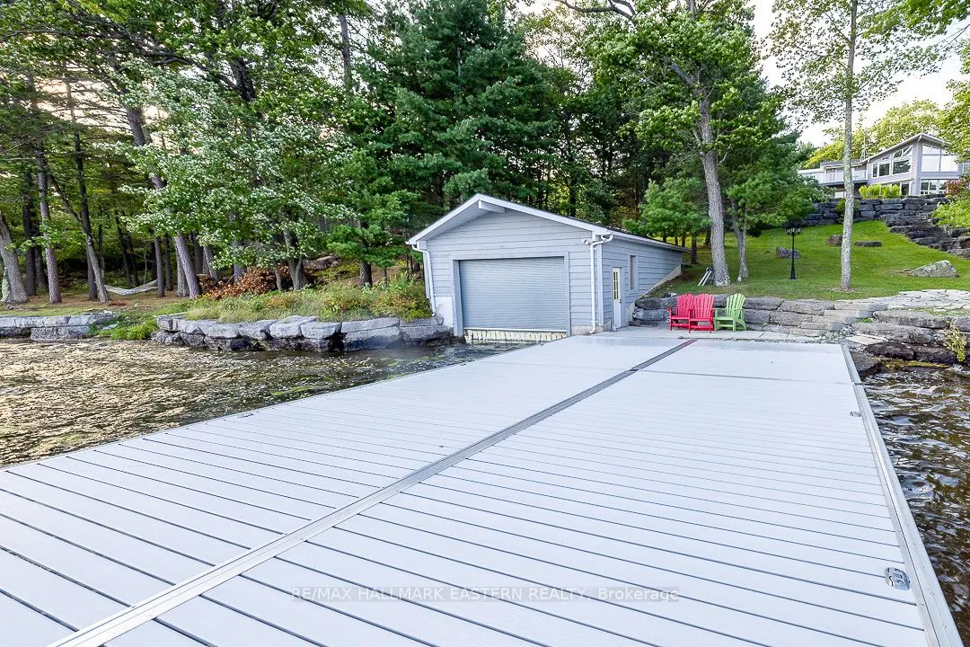 15 Oakridge Drive