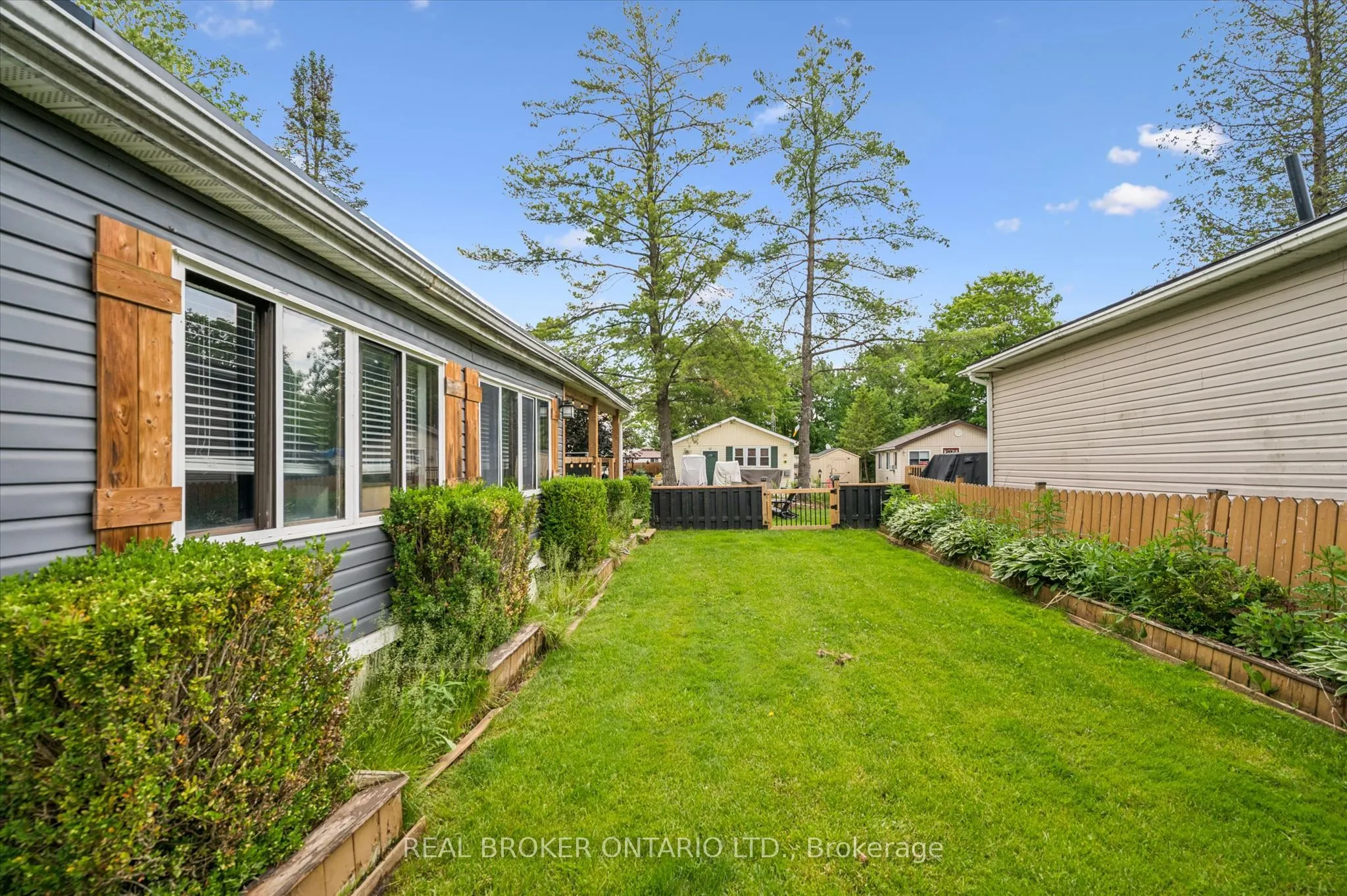 165 Cedar Crescent