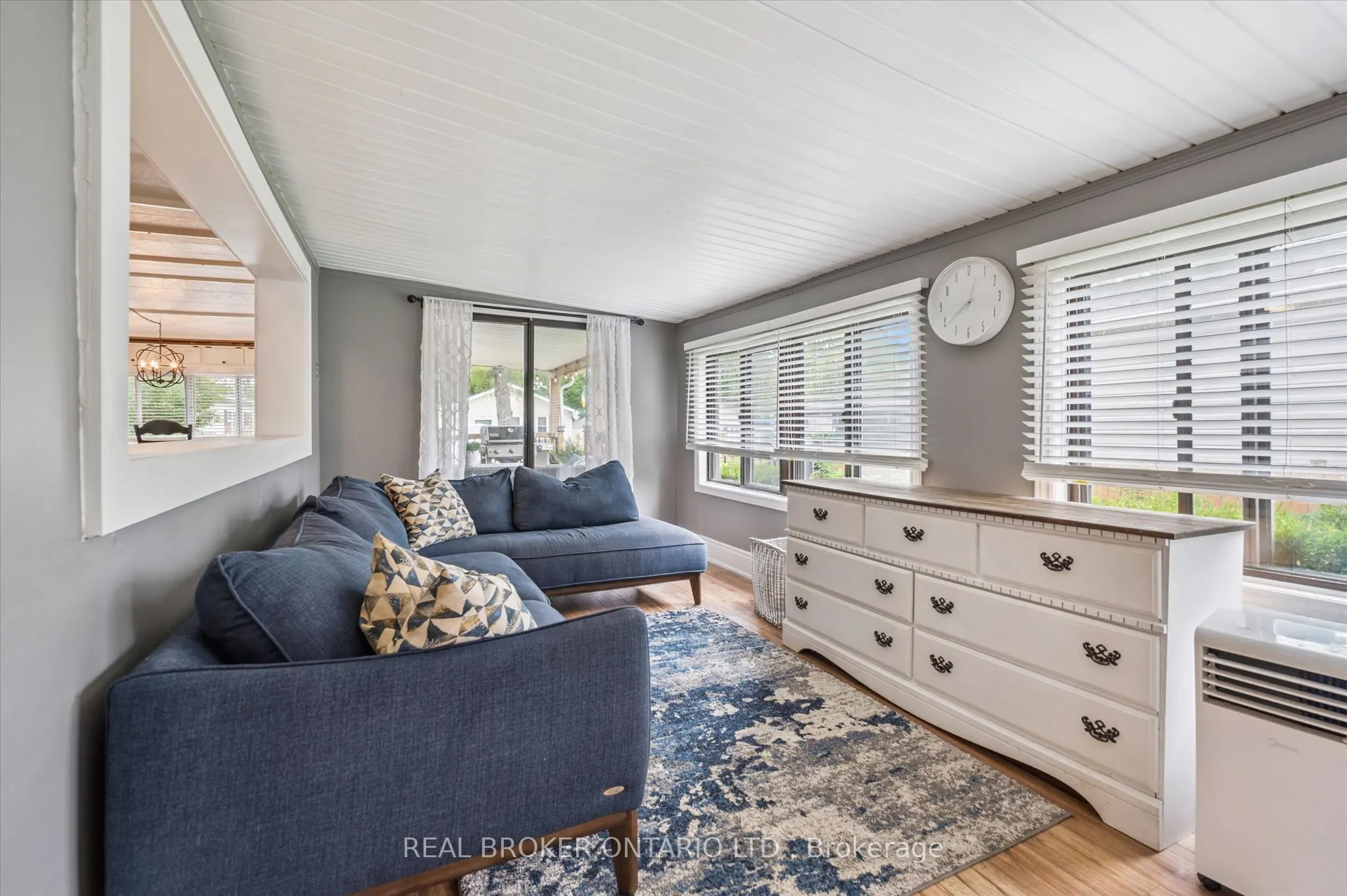 165 Cedar Crescent