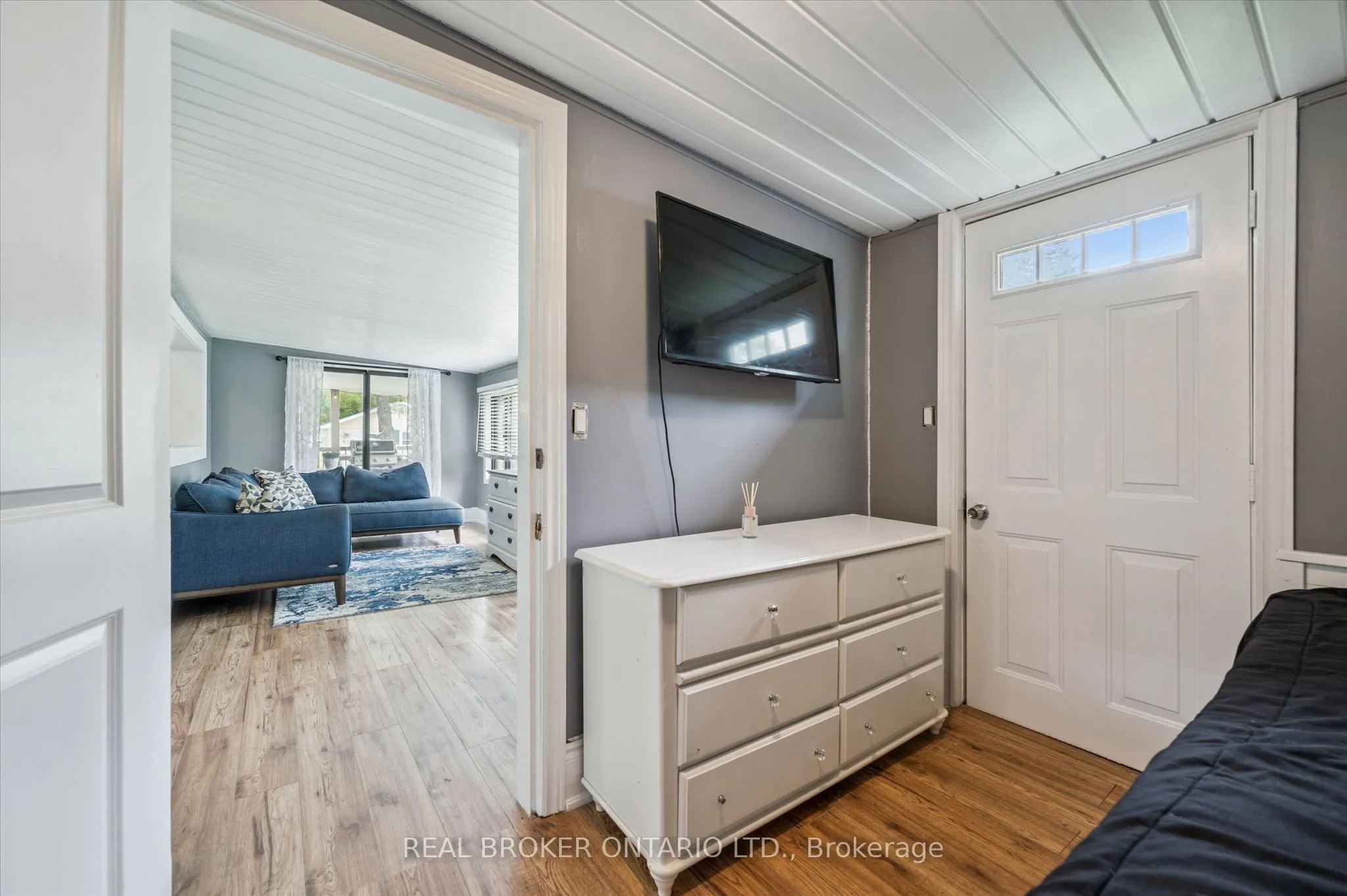 165 Cedar Crescent