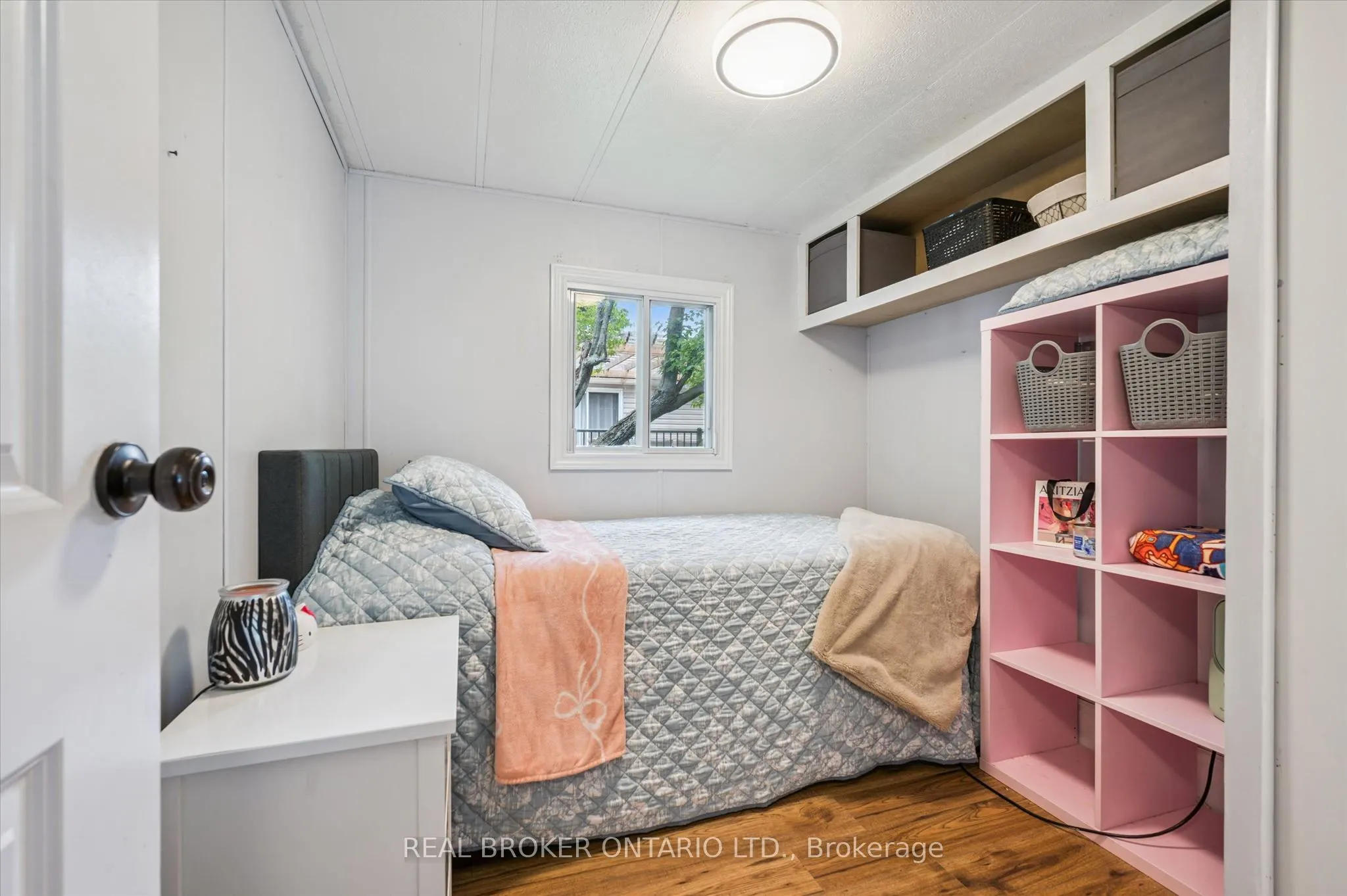 165 Cedar Crescent