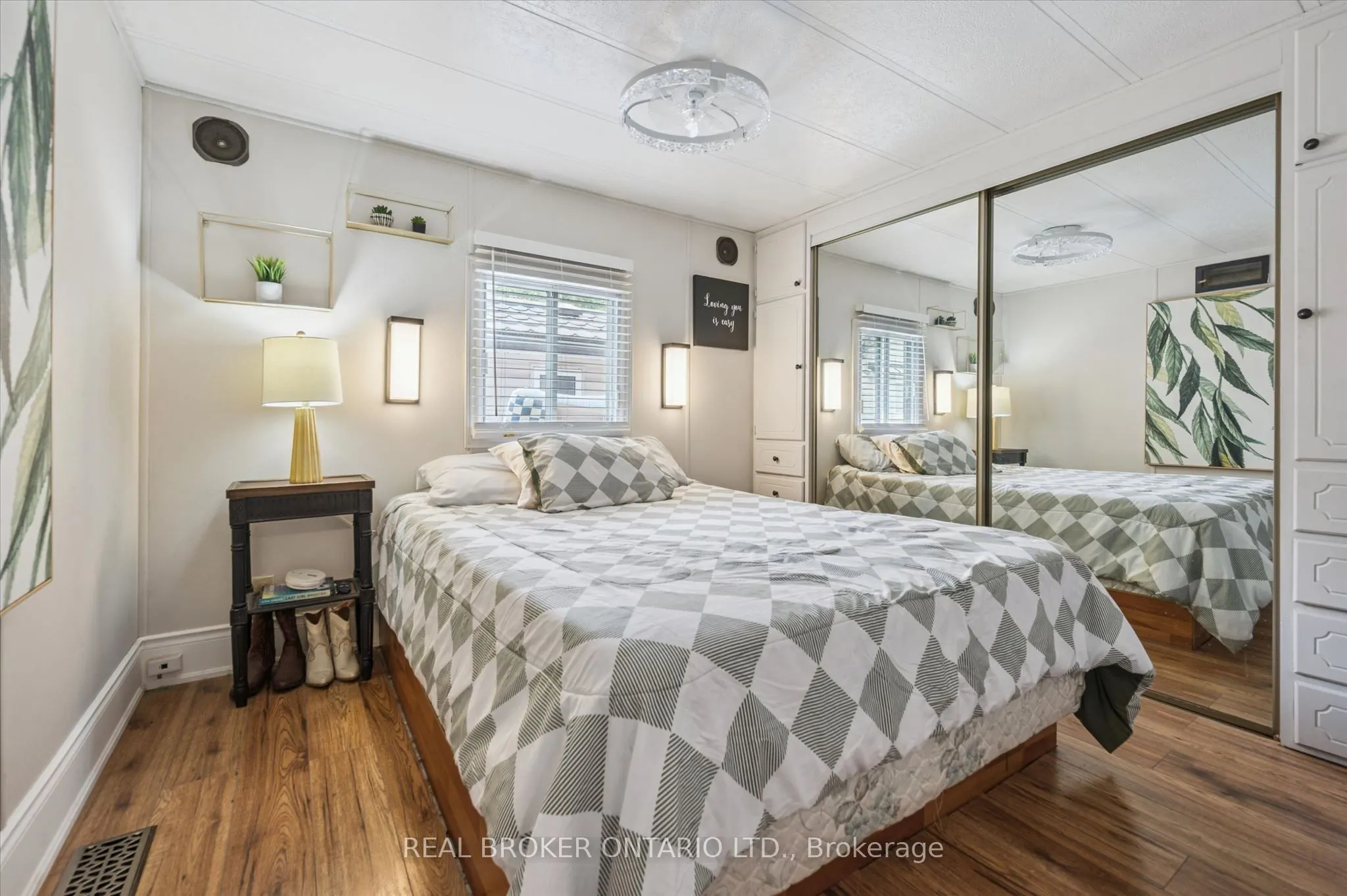 165 Cedar Crescent