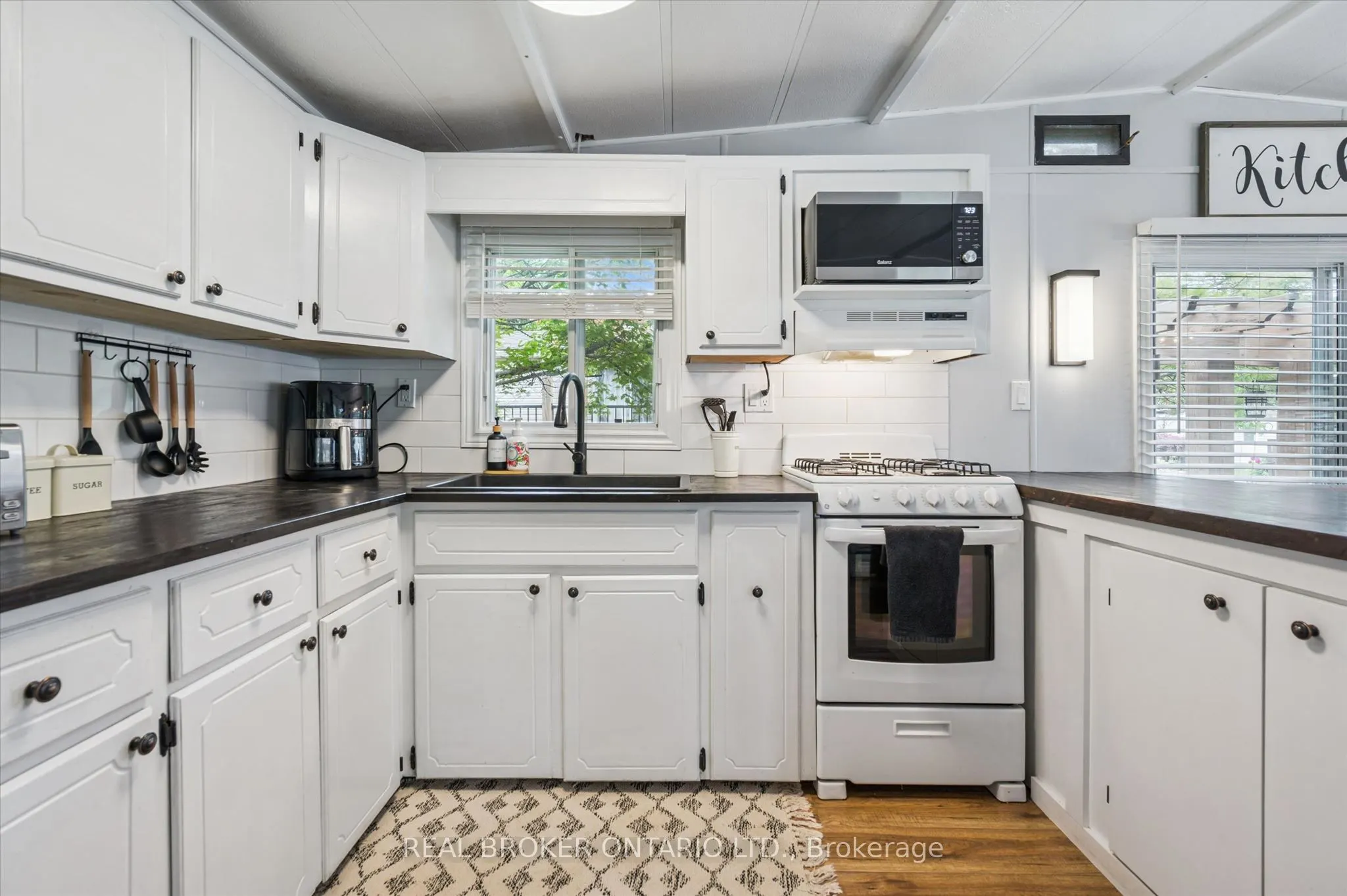 165 Cedar Crescent