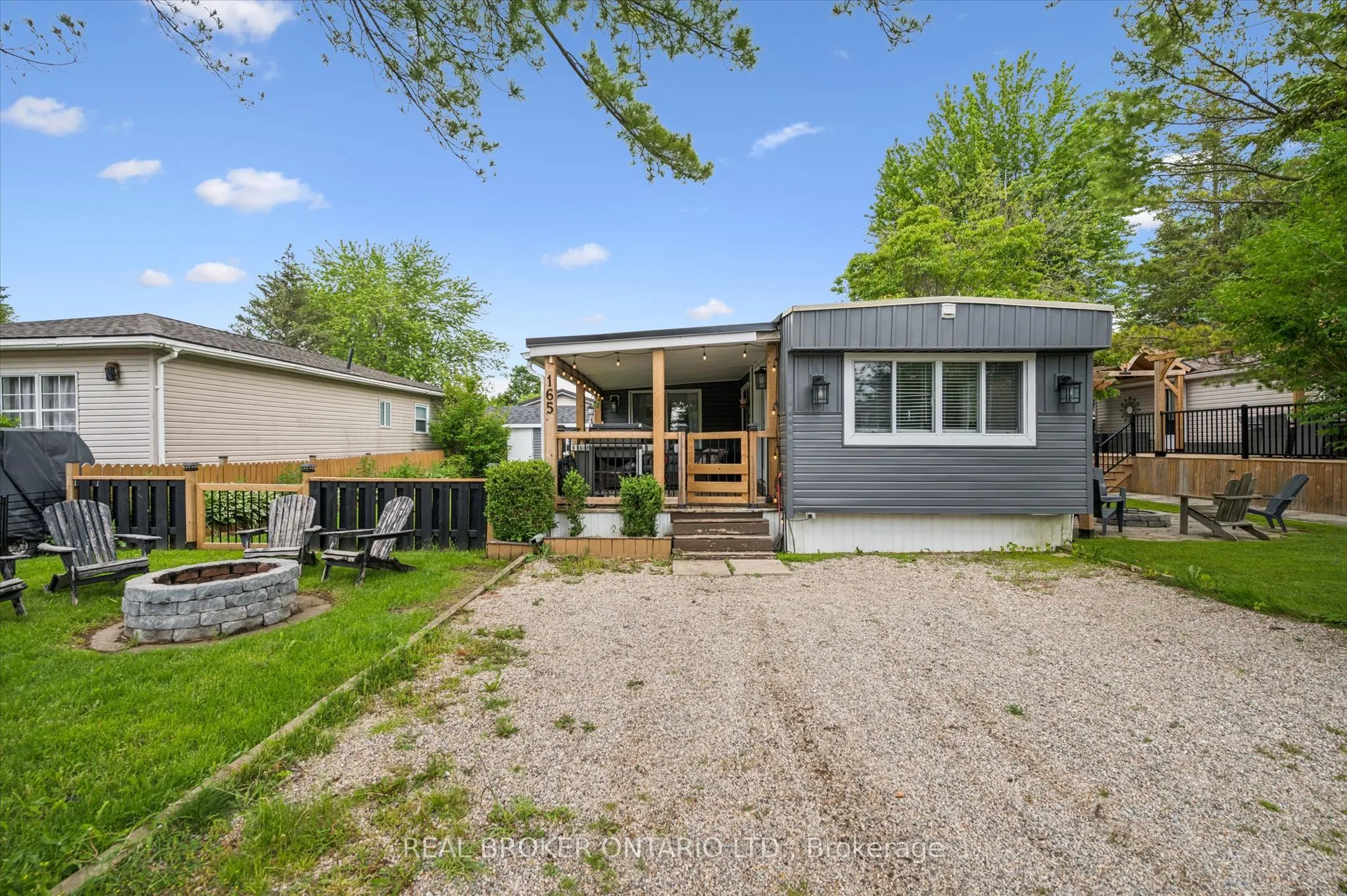 165 Cedar Crescent