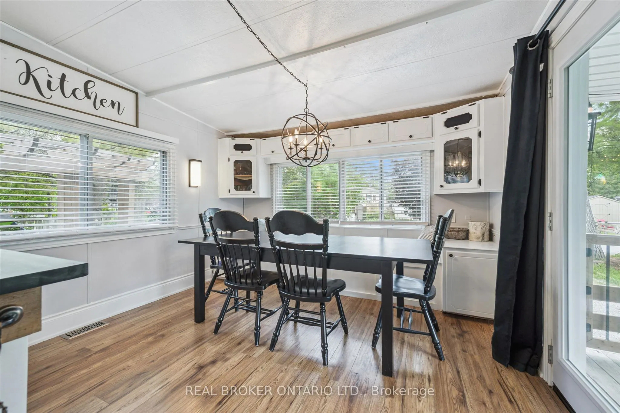 165 Cedar Crescent