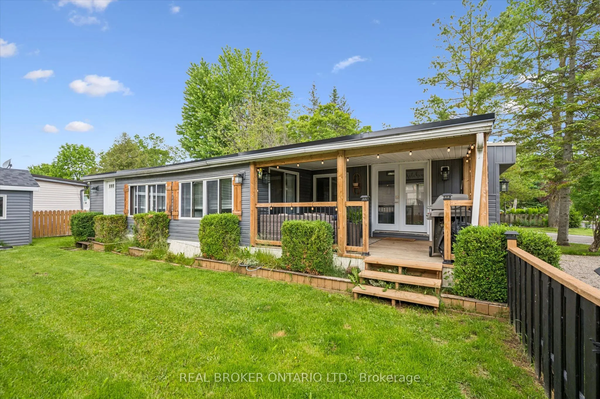 165 Cedar Crescent