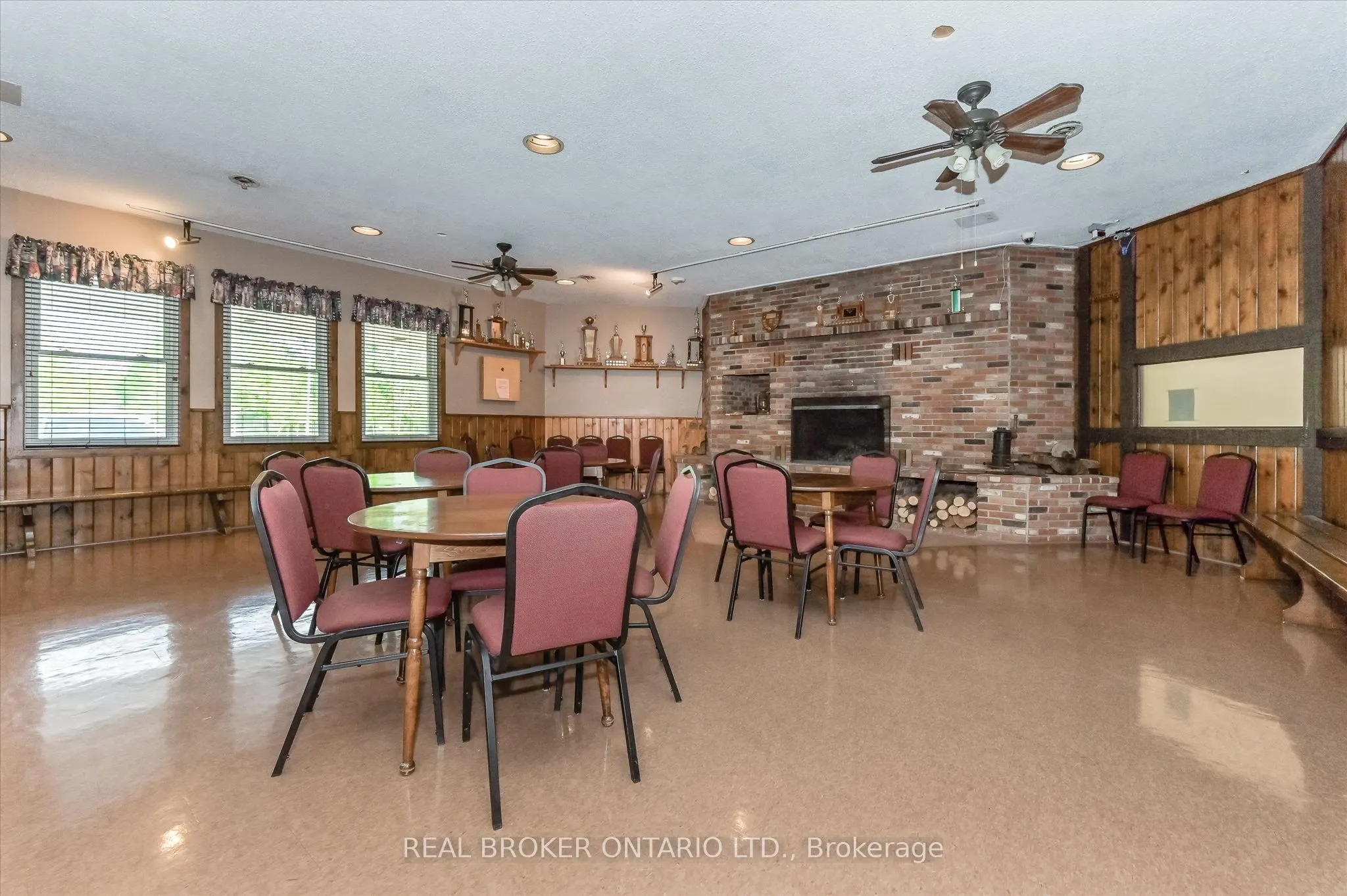 165 Cedar Crescent