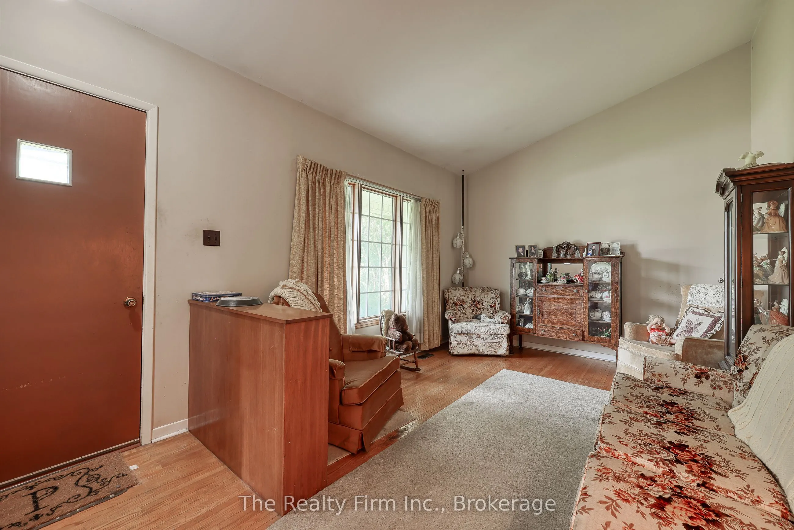 18 Embro Street E