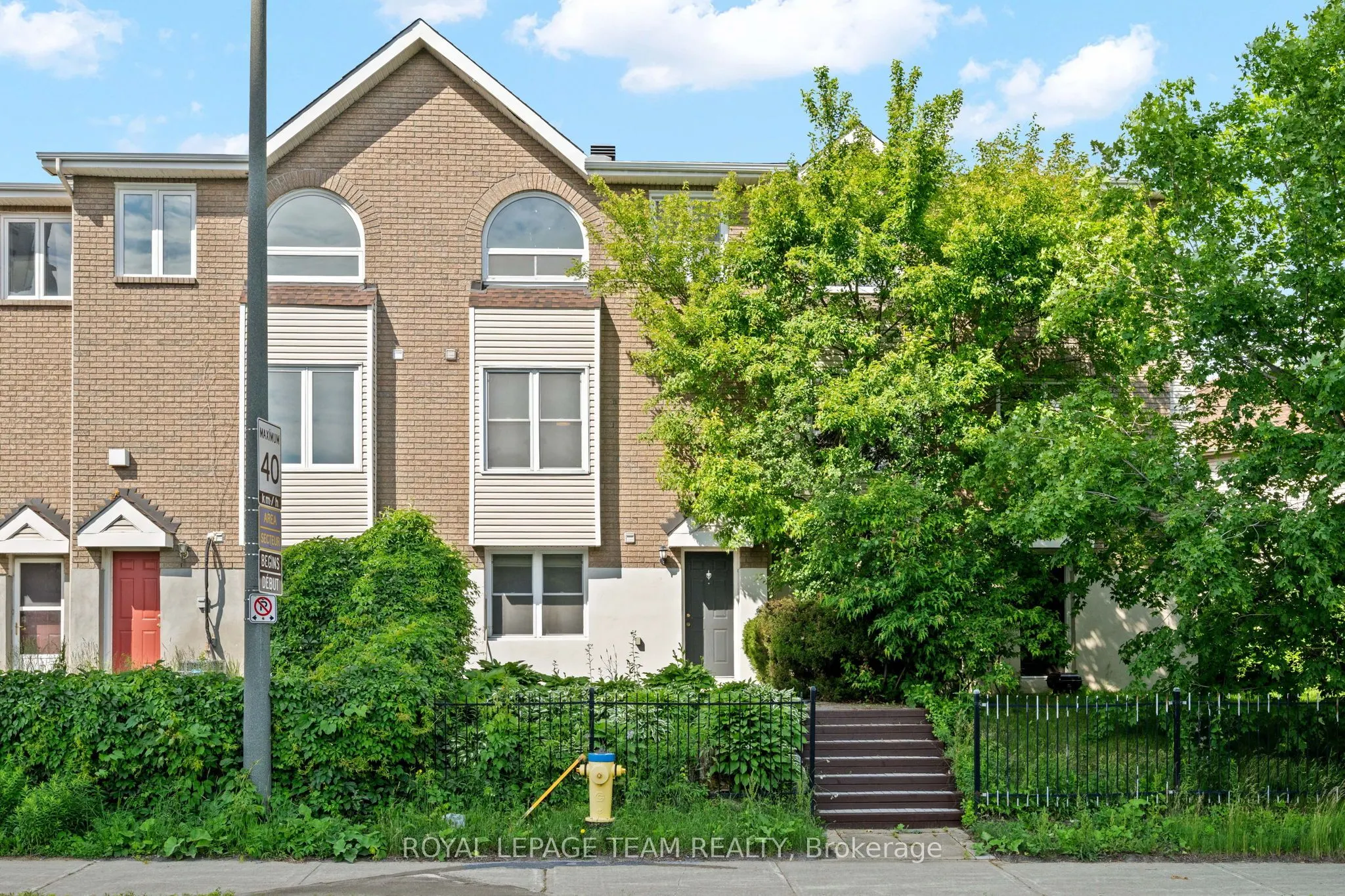 91 Thornbury Crescent