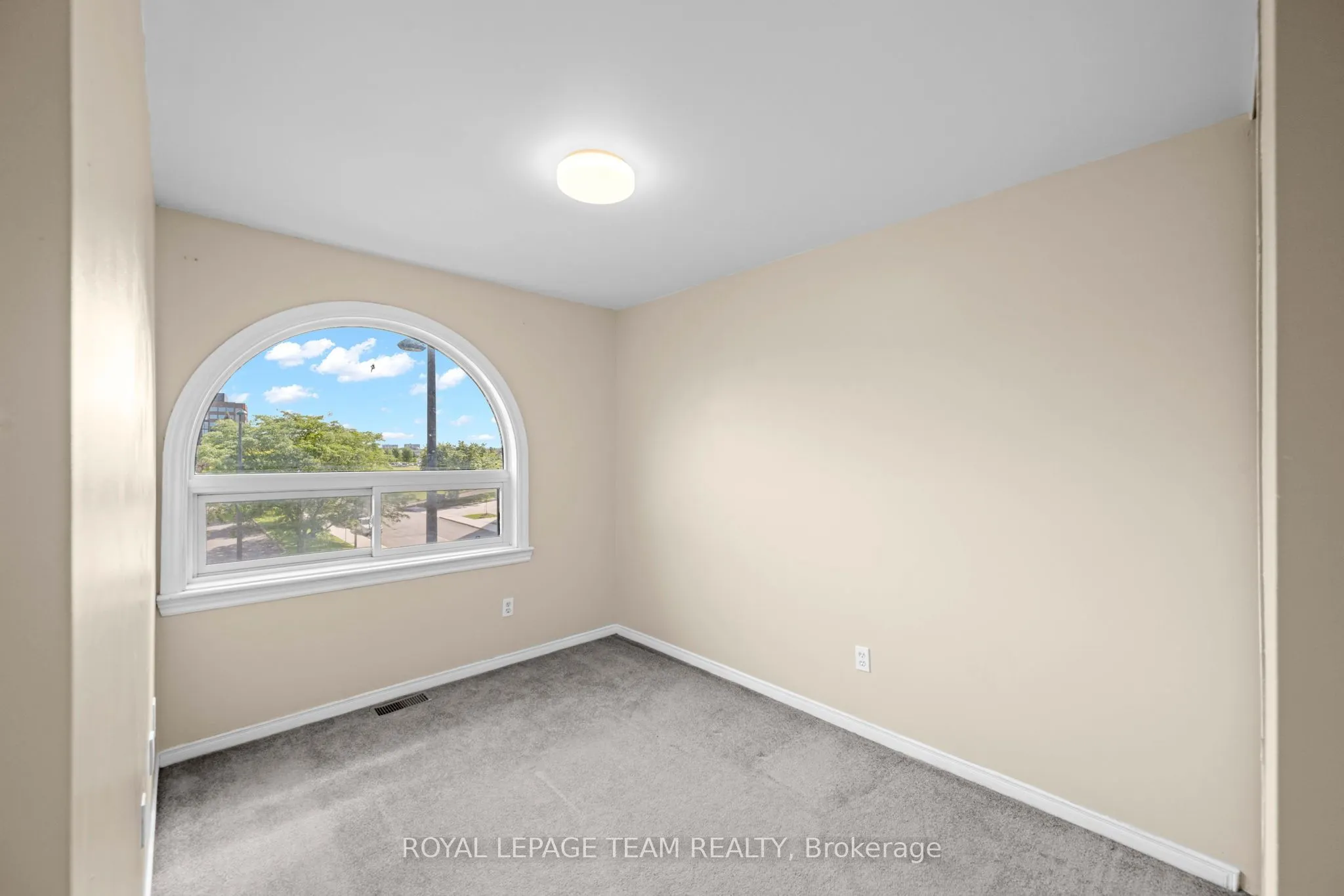 91 Thornbury Crescent