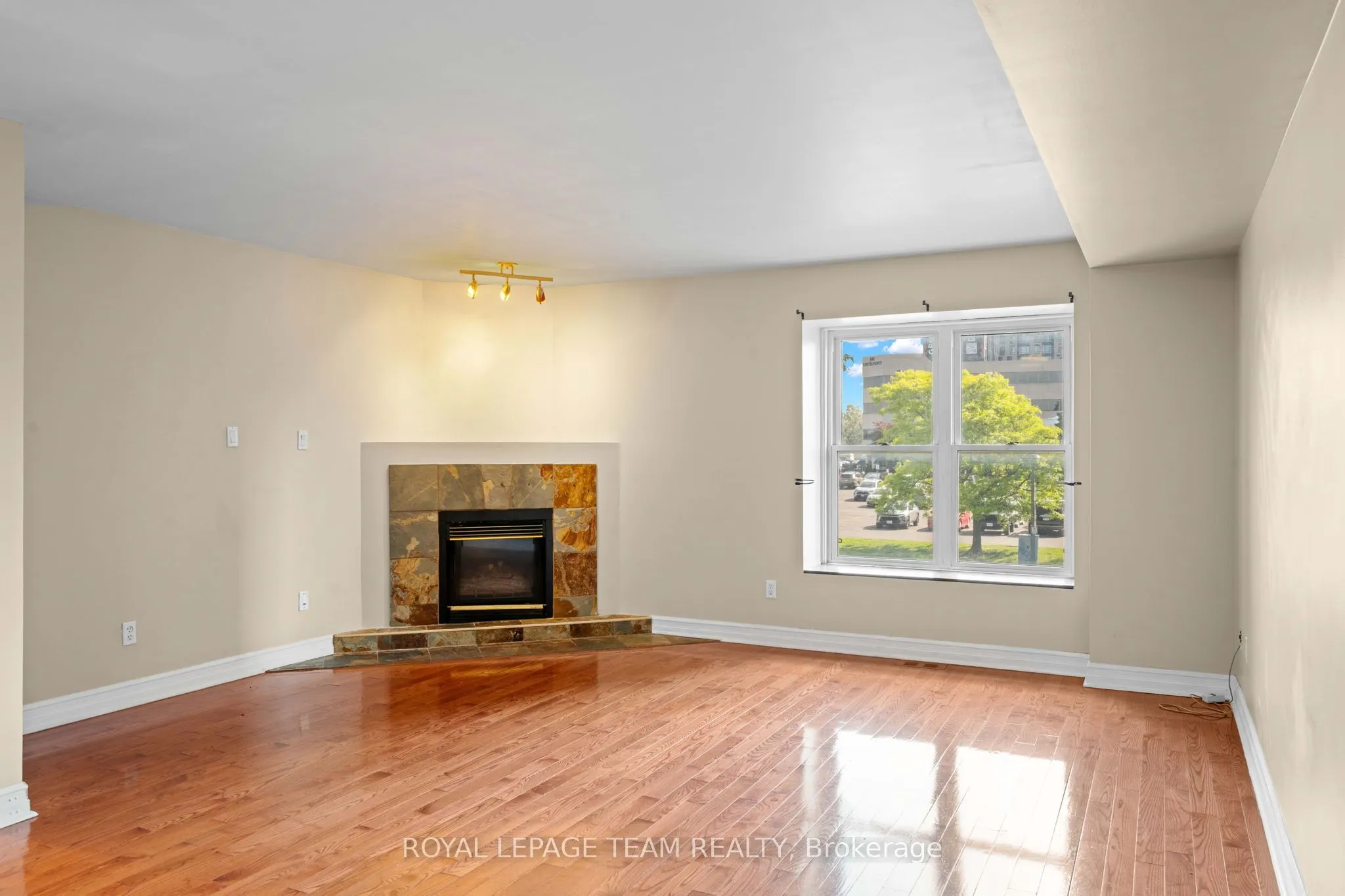 91 Thornbury Crescent