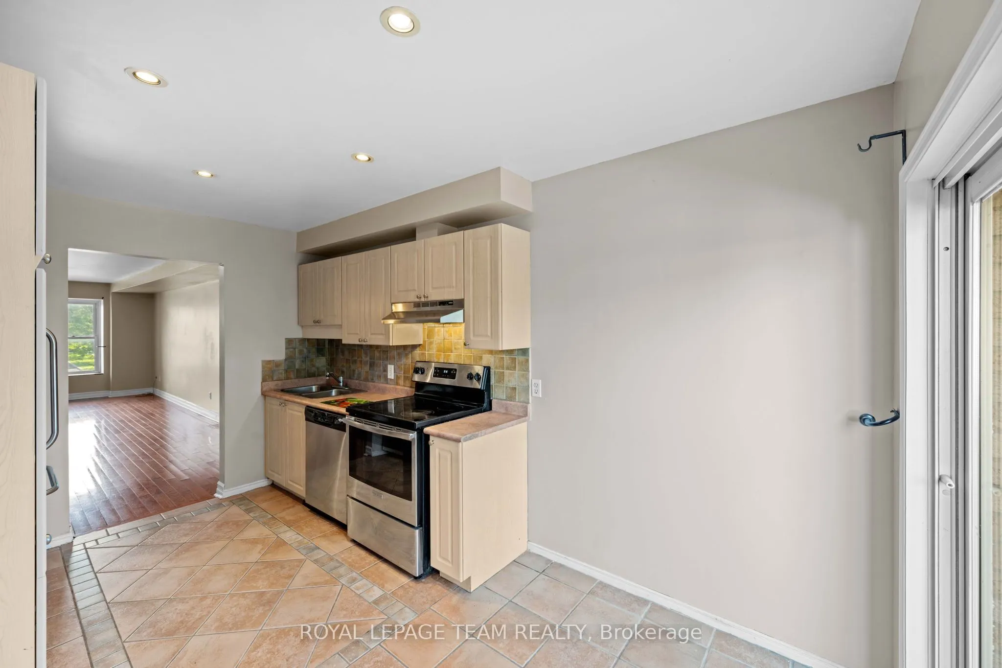 91 Thornbury Crescent