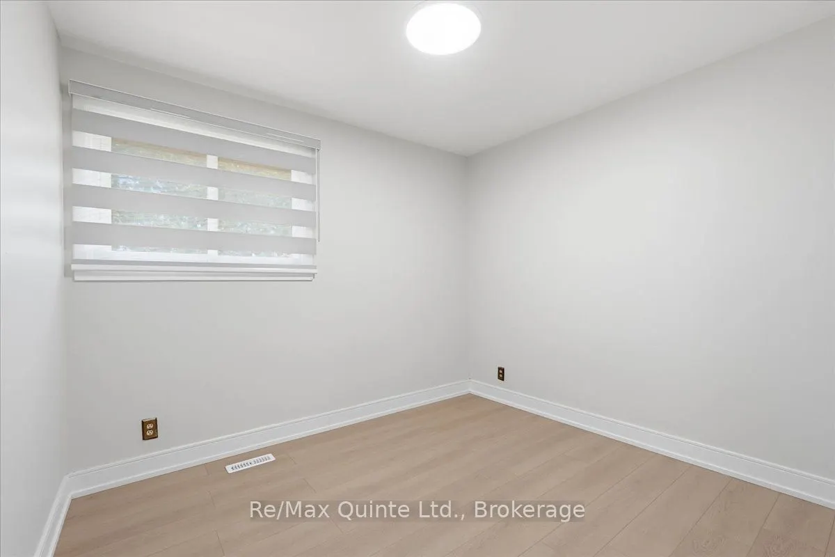 15 Robertson Lane