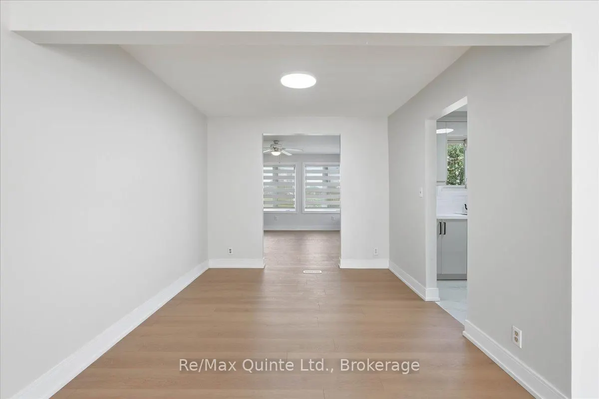 15 Robertson Lane