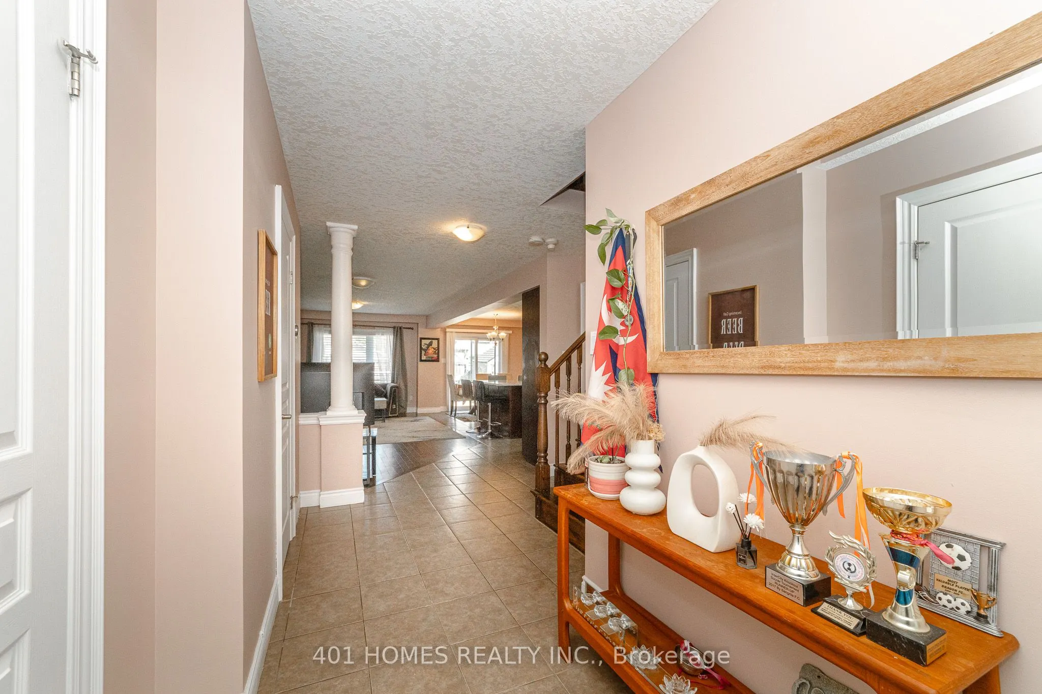 880 Frontenac Crescent