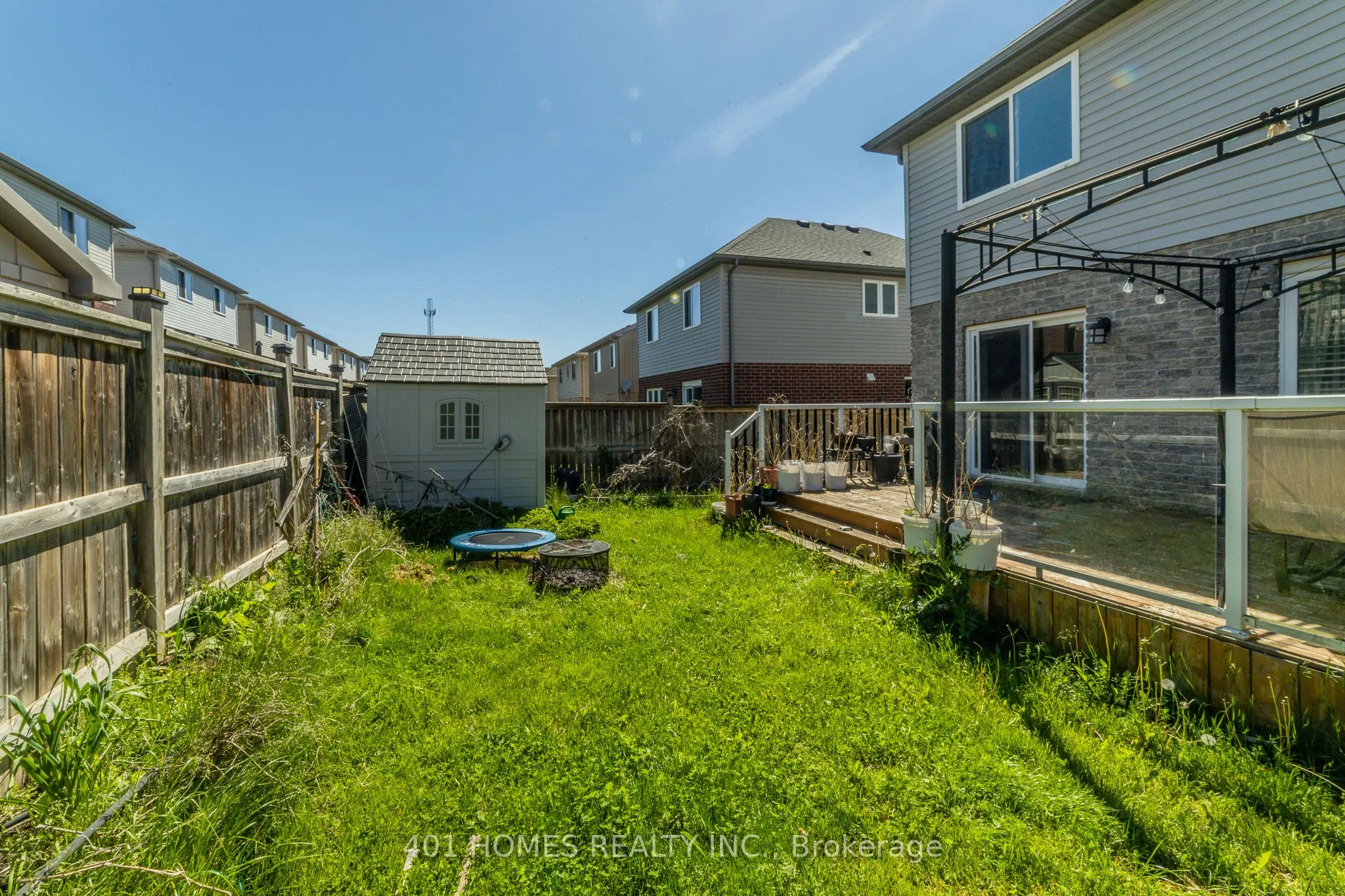880 Frontenac Crescent