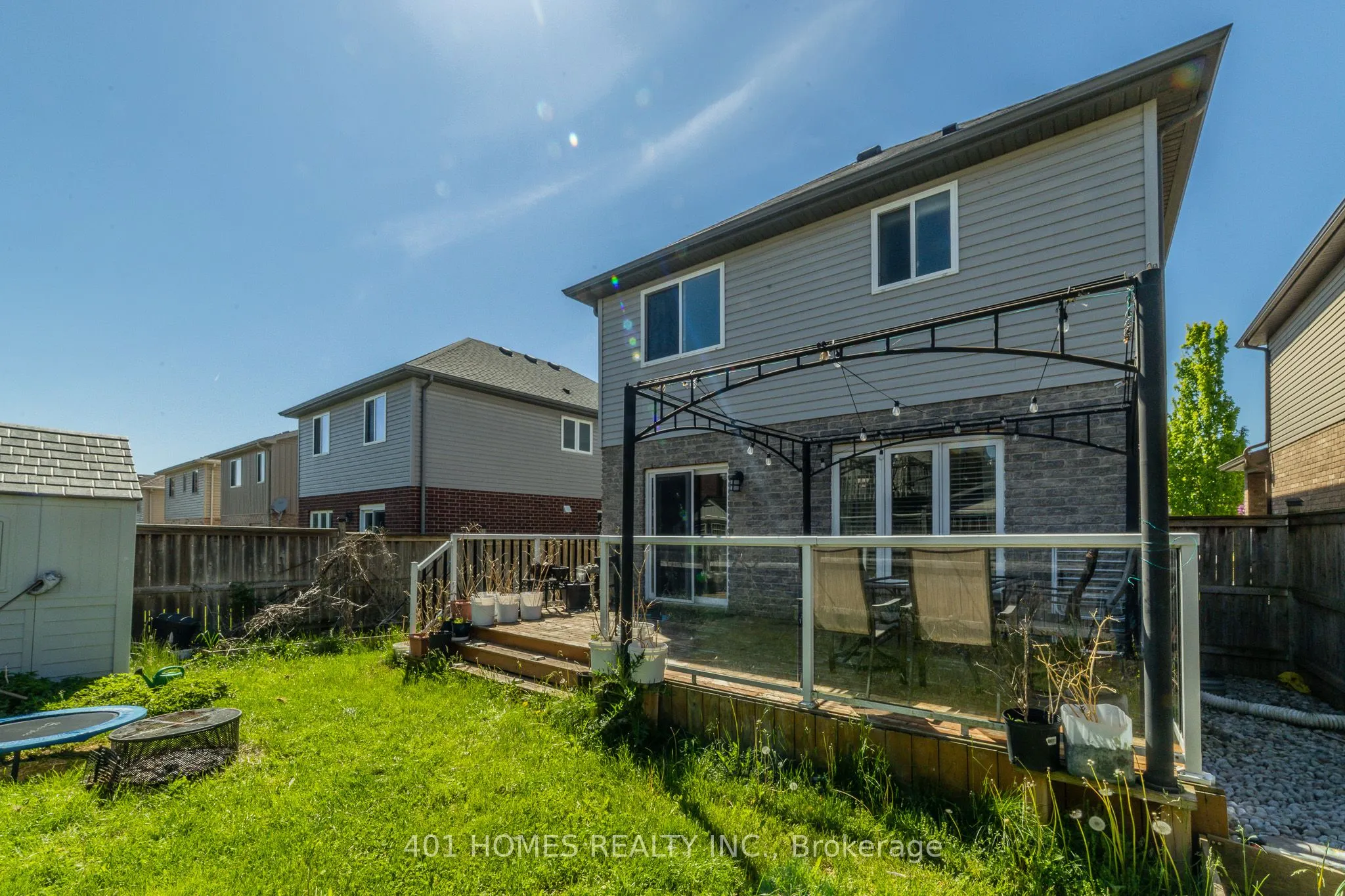 880 Frontenac Crescent