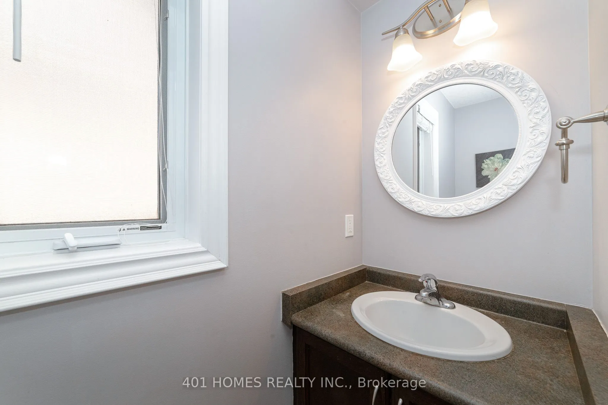 880 Frontenac Crescent