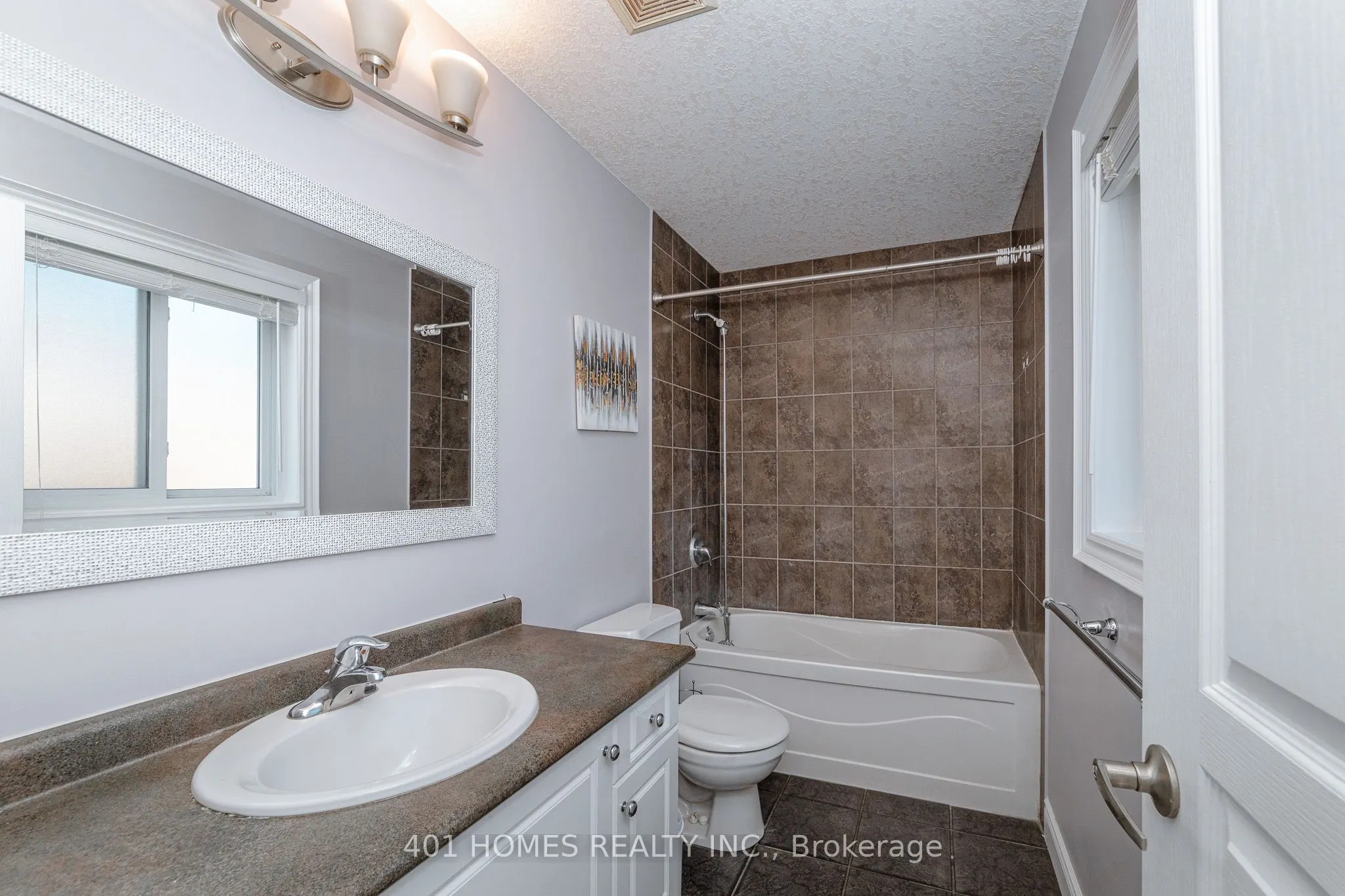 880 Frontenac Crescent
